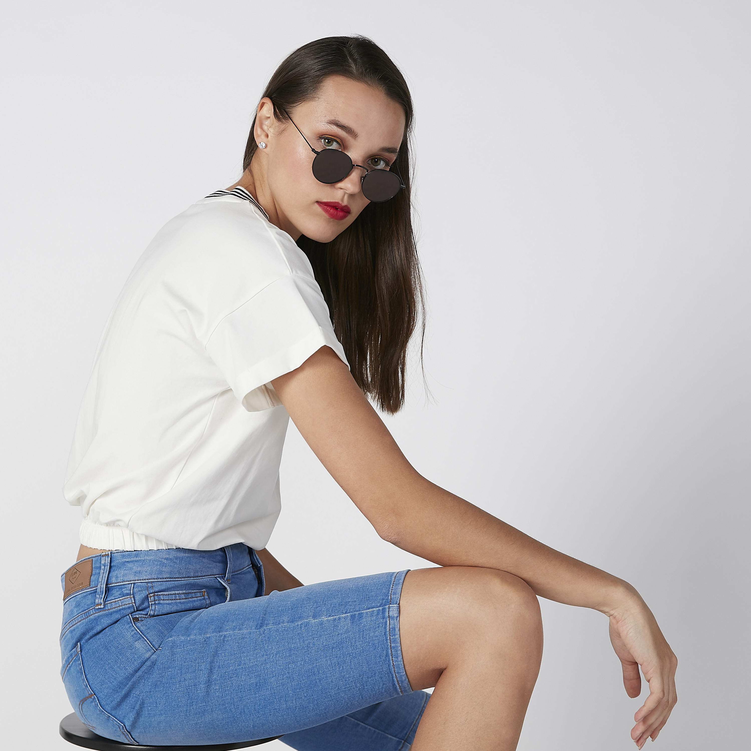 تيشيرت بياقة ضيّقة وأكمام قصيرة وحوّاف مطّاطية وطبعات-women-clothing-tshirts-image-4
