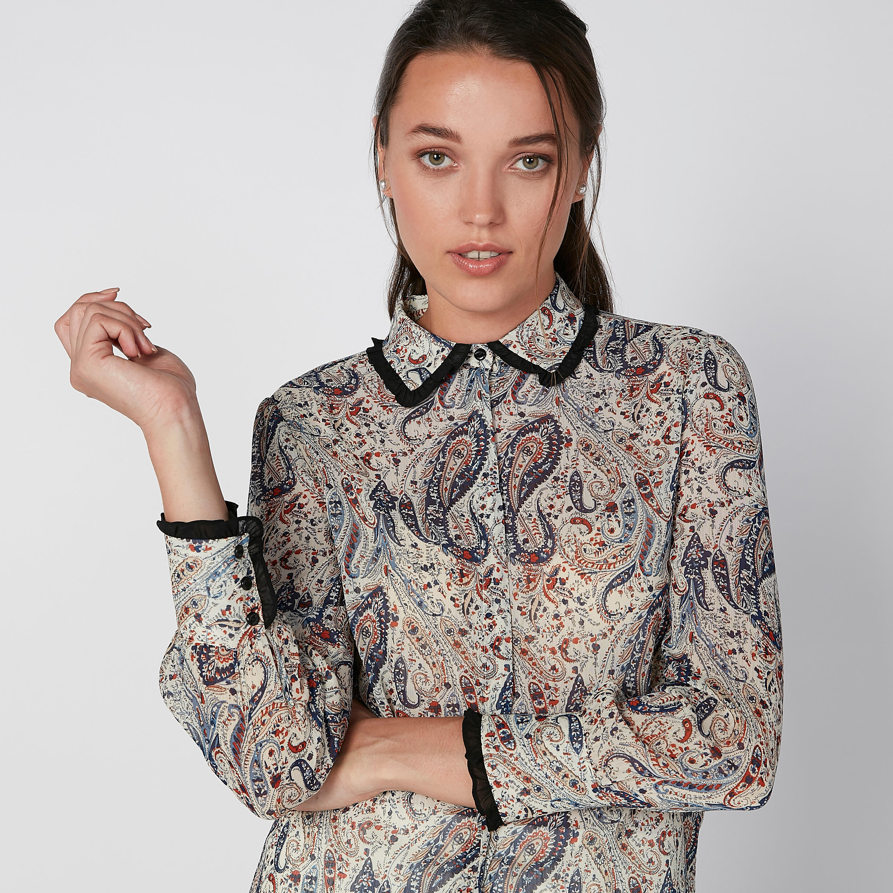 قميص بأكمام طويلة وأزرار غير مرئية وطبعات بيزلي-women-clothing-shirtsandblouses-shirts-image-3