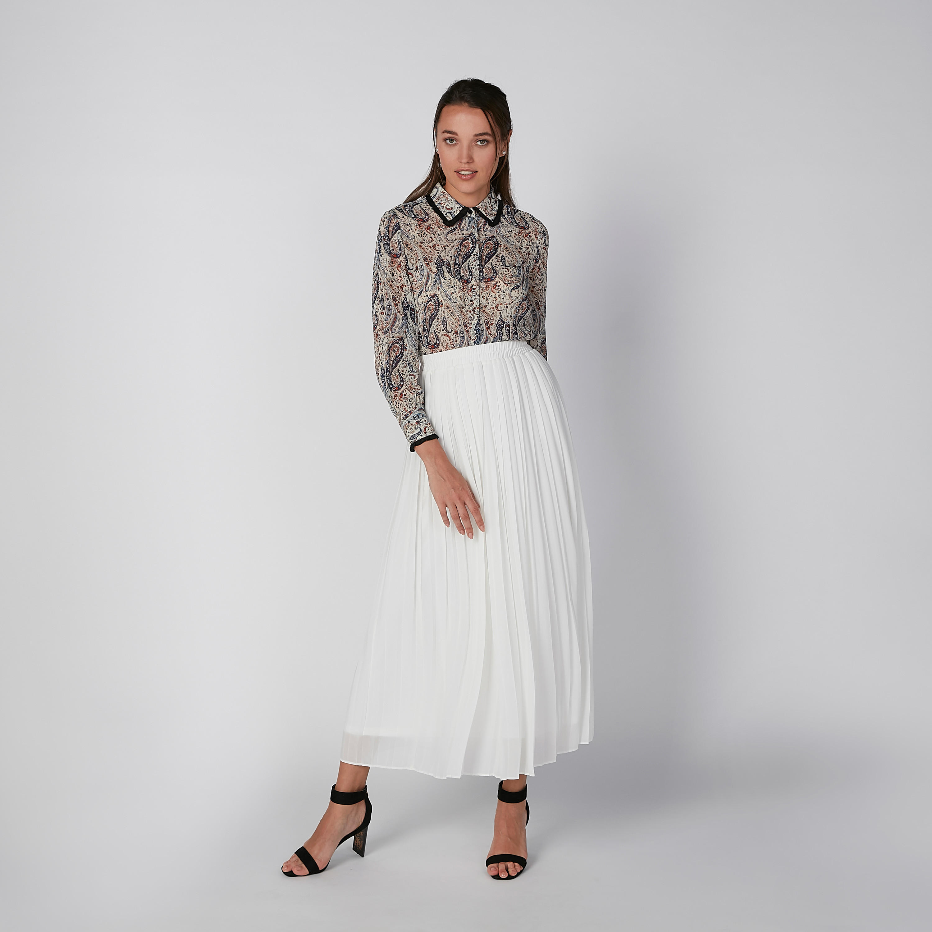 قميص بأكمام طويلة وأزرار غير مرئية وطبعات بيزلي-women-clothing-shirtsandblouses-shirts-image-1