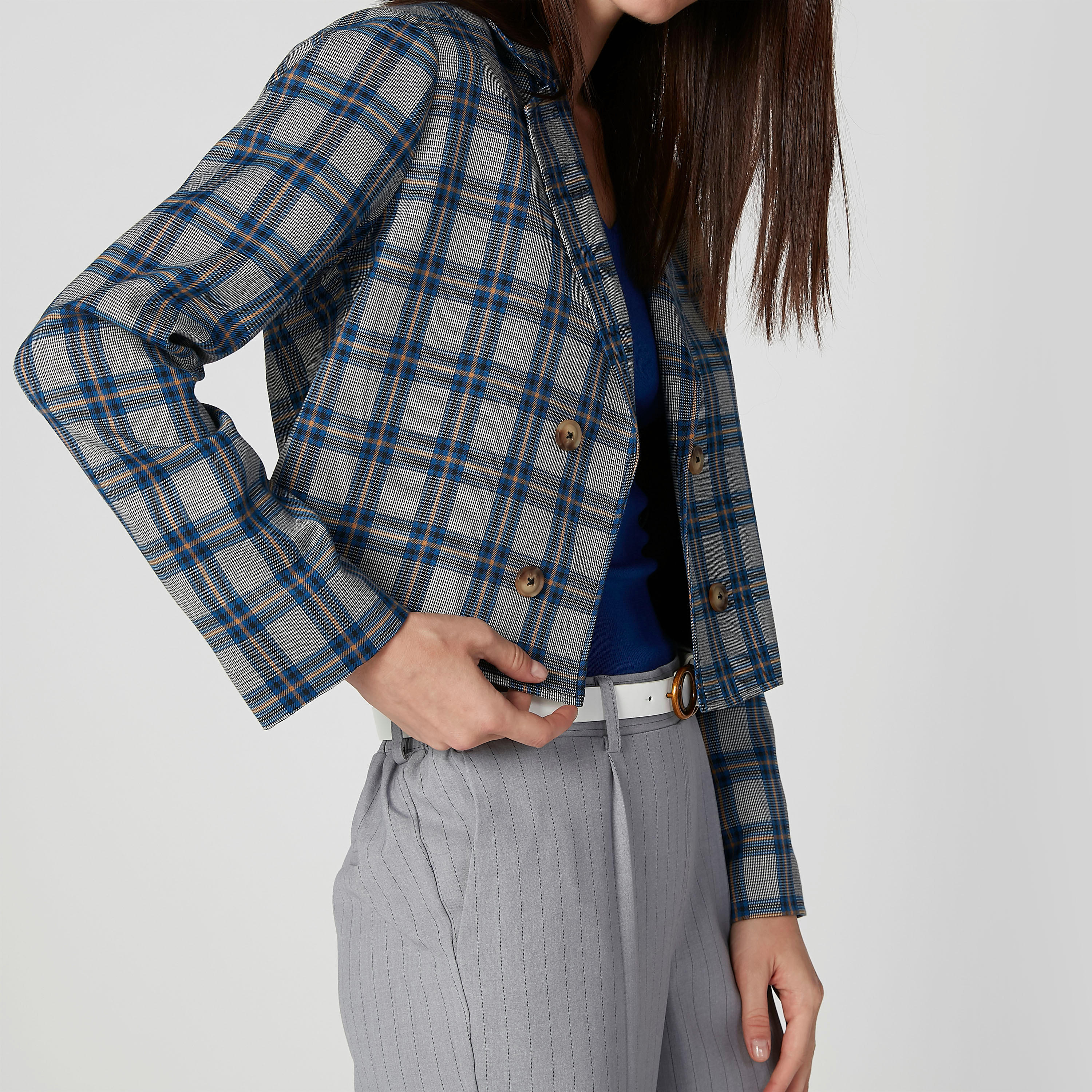 جاكيت بليزر كاروهات بياقة طويلة وأكمام طويلة-women-clothing-coatsandjackets-blazers-image-2