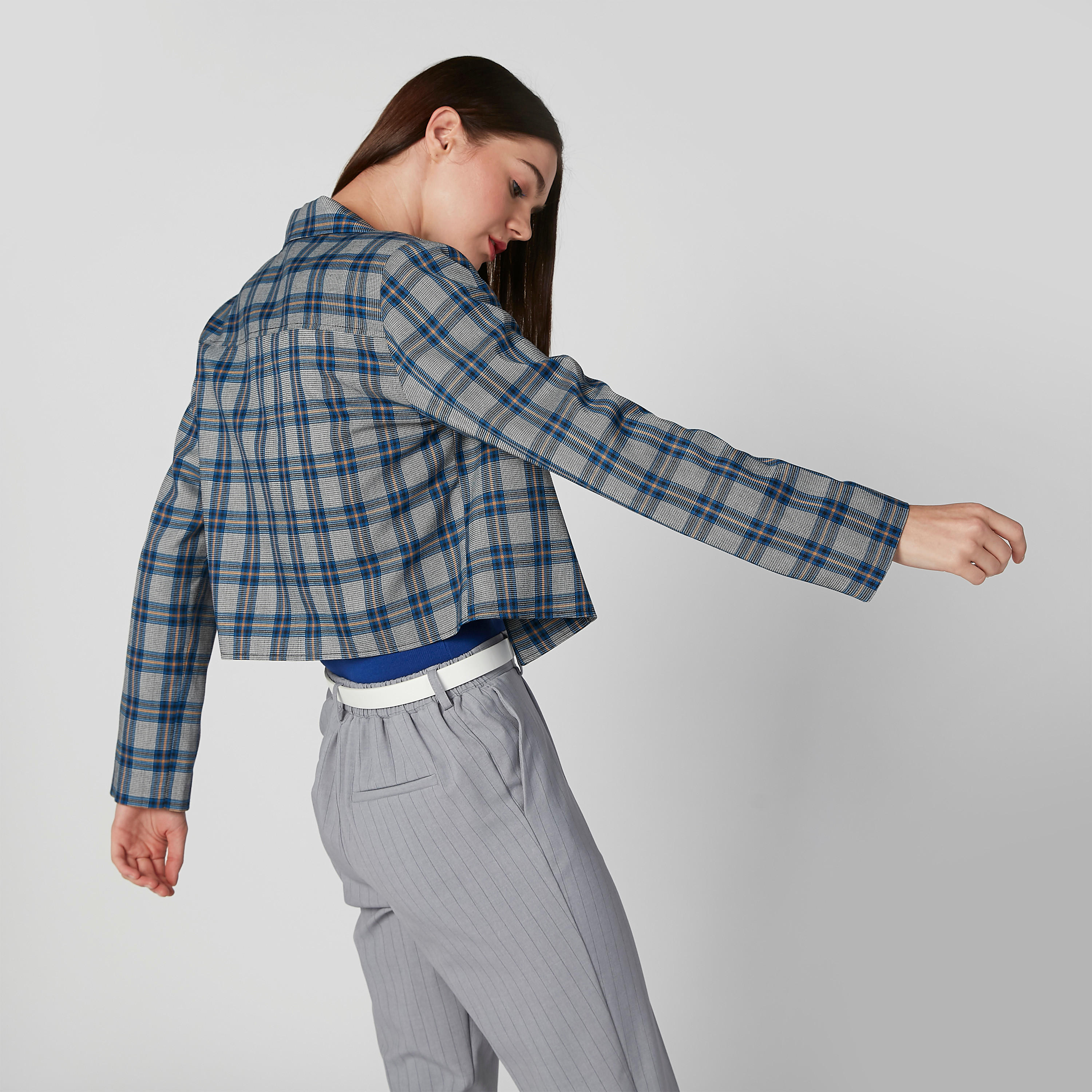 جاكيت بليزر كاروهات بياقة طويلة وأكمام طويلة-women-clothing-coatsandjackets-blazers-image-4