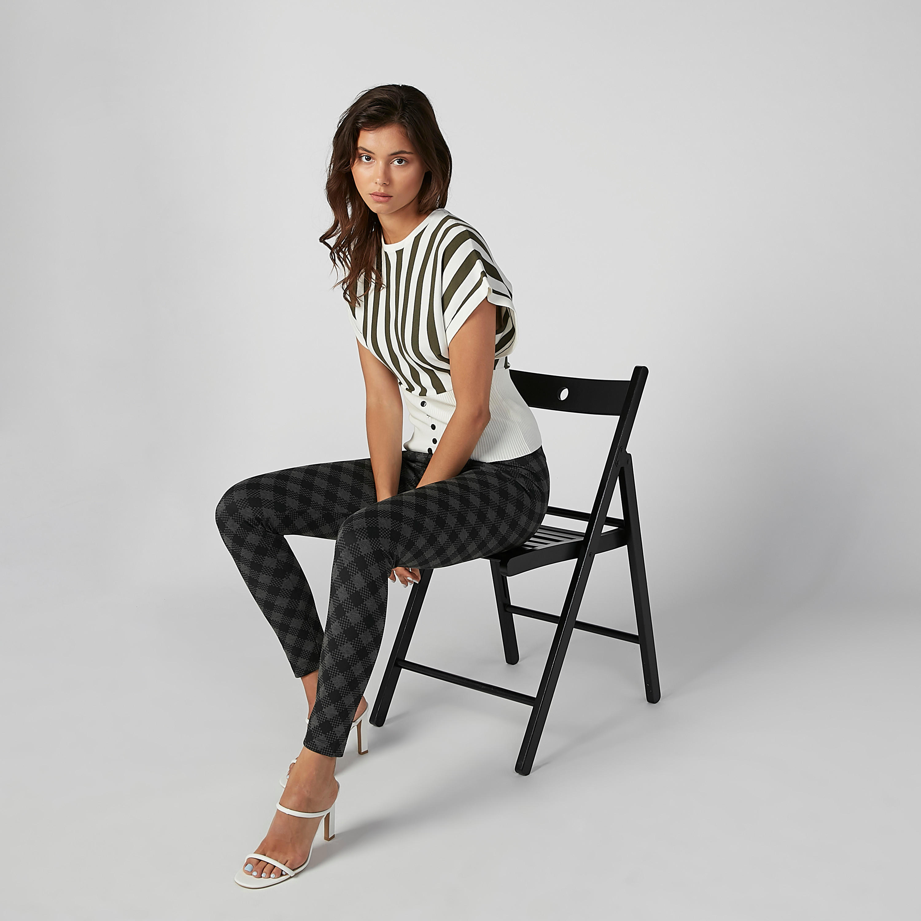 بلوزة مضلّعة مقلّمة بياقة مستديرة وأكمام متصلة-women-clothing-shirtsandblouses-blouses-image-2