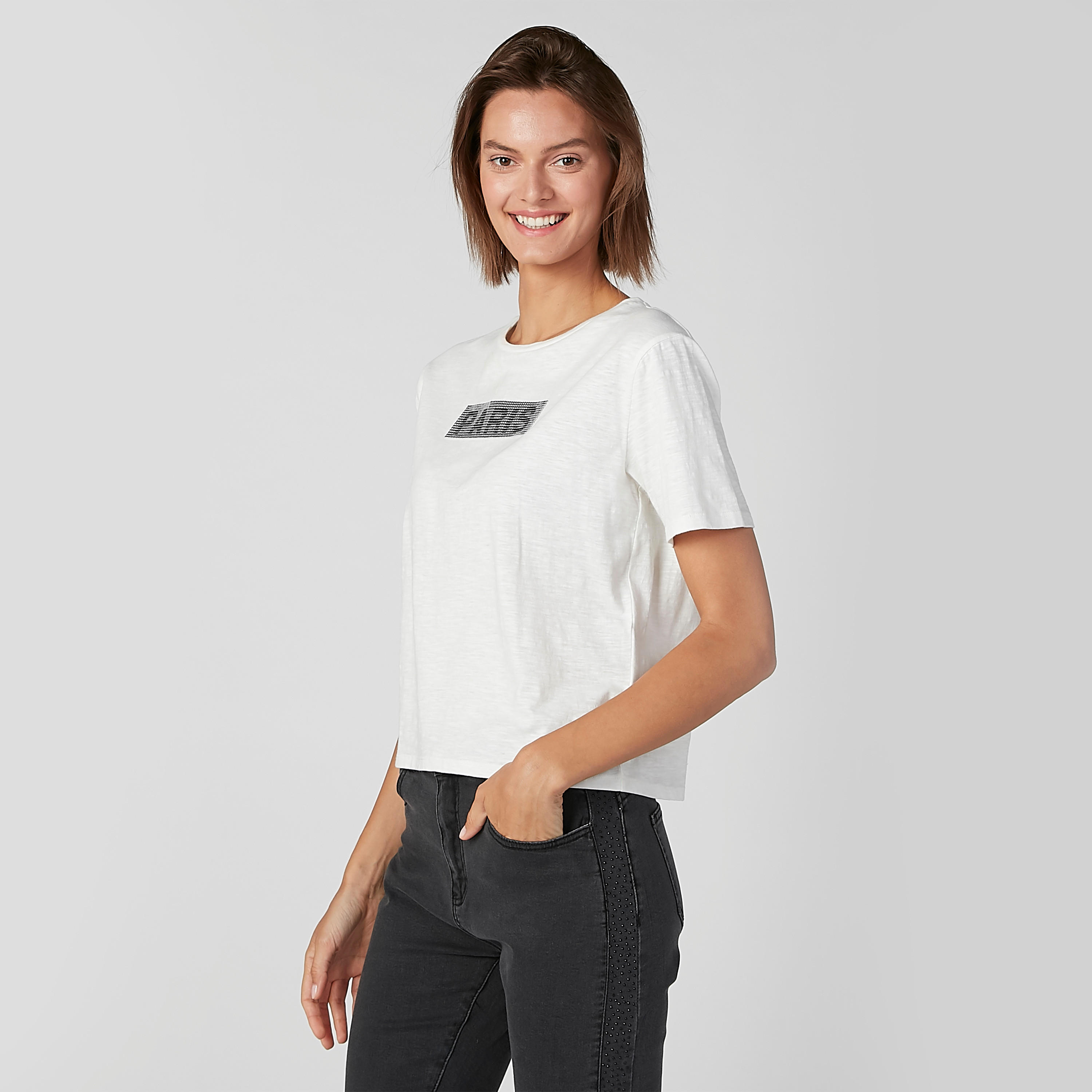 تيشيرت بياقة مستديرة وأكمام قصيرة وطبعات-women-clothing-tshirts-image-1