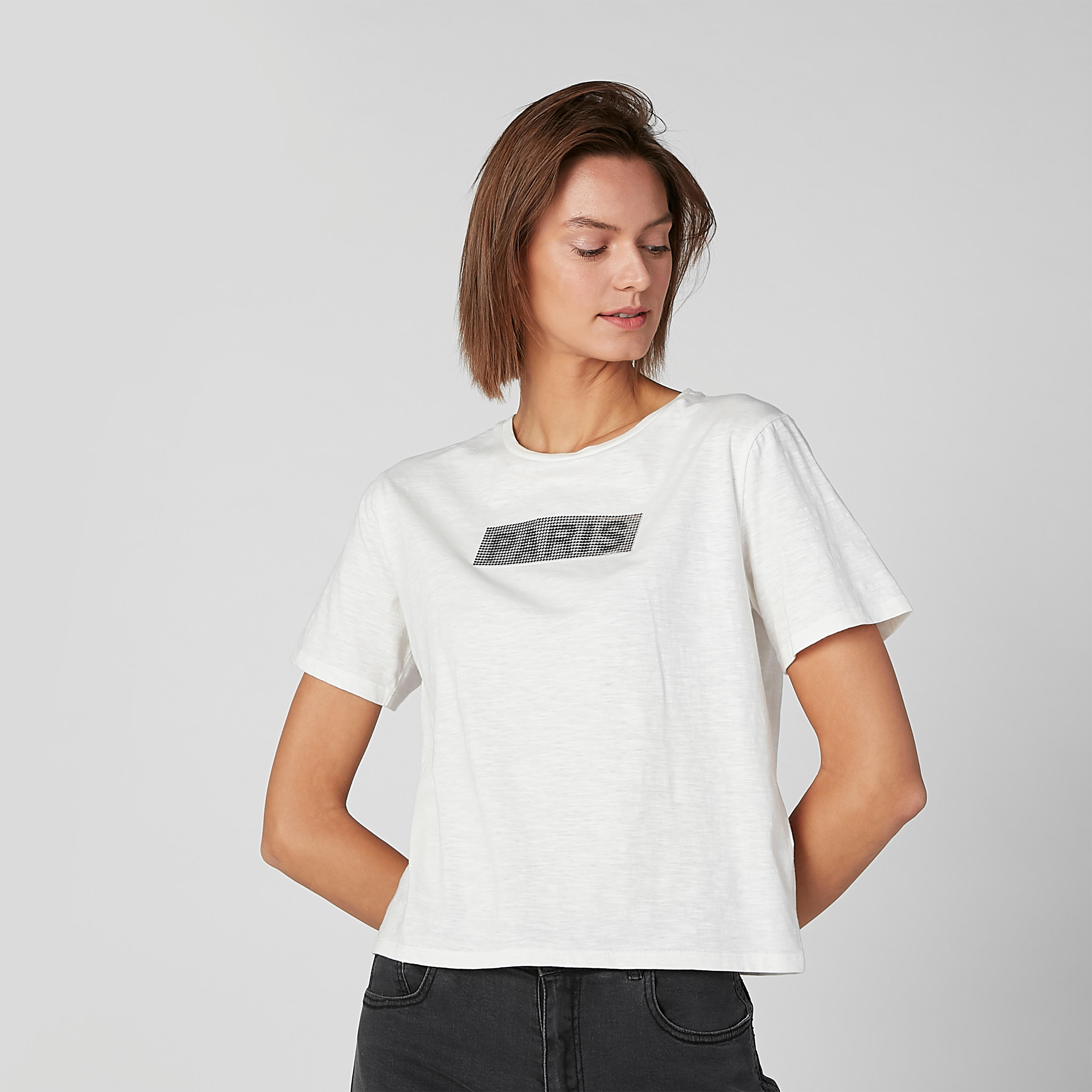 تيشيرت بياقة مستديرة وأكمام قصيرة وطبعات-women-clothing-tshirts-image-3