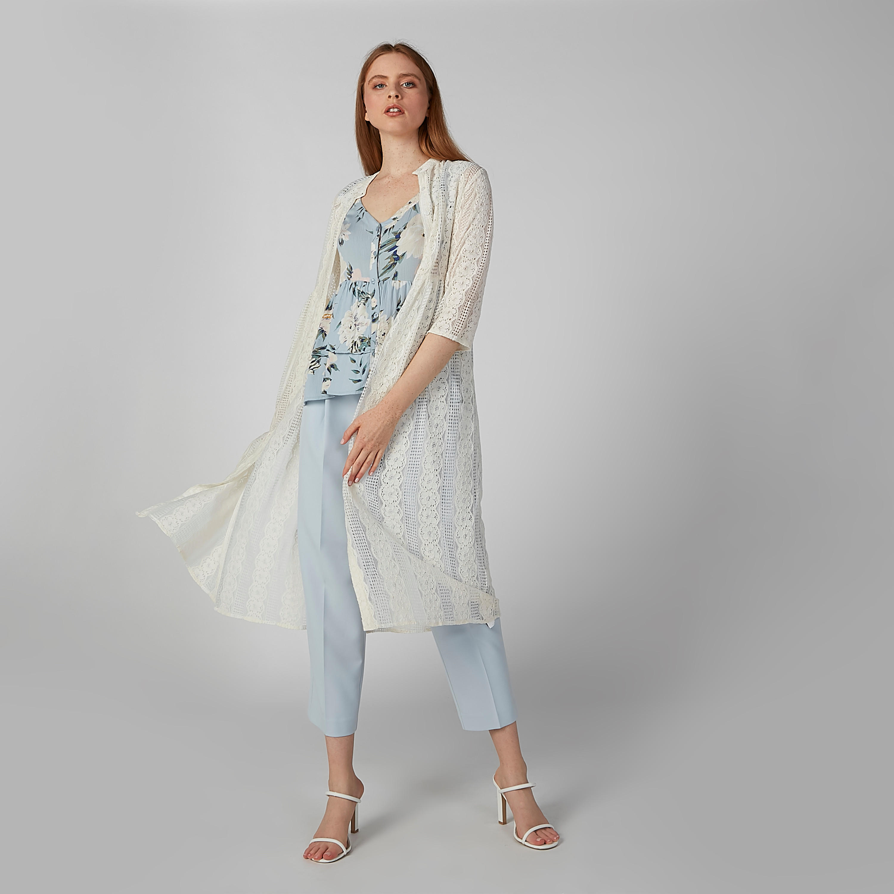 بلوزة دون أكمام وكشكشة بياقة V وطبعات زهرية-women-clothing-shirtsandblouses-blouses-image-2