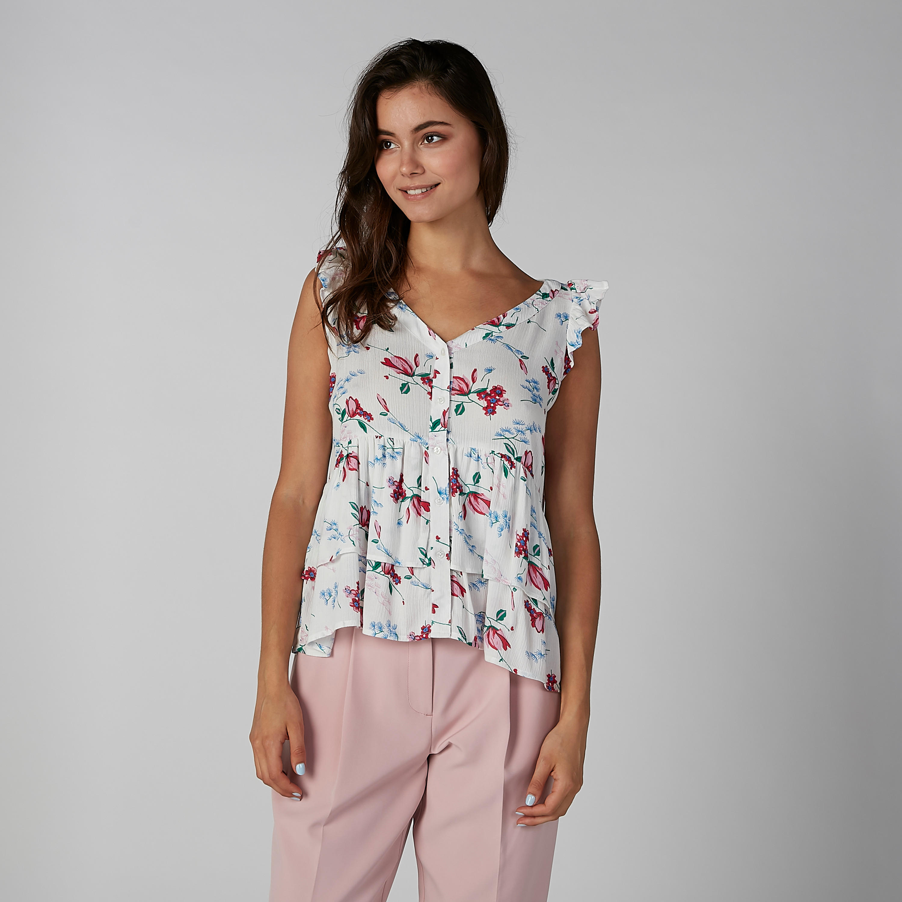 بلوزة بأكمام كشكش وطبعات زهرية-women-clothing-shirtsandblouses-blouses-image-1