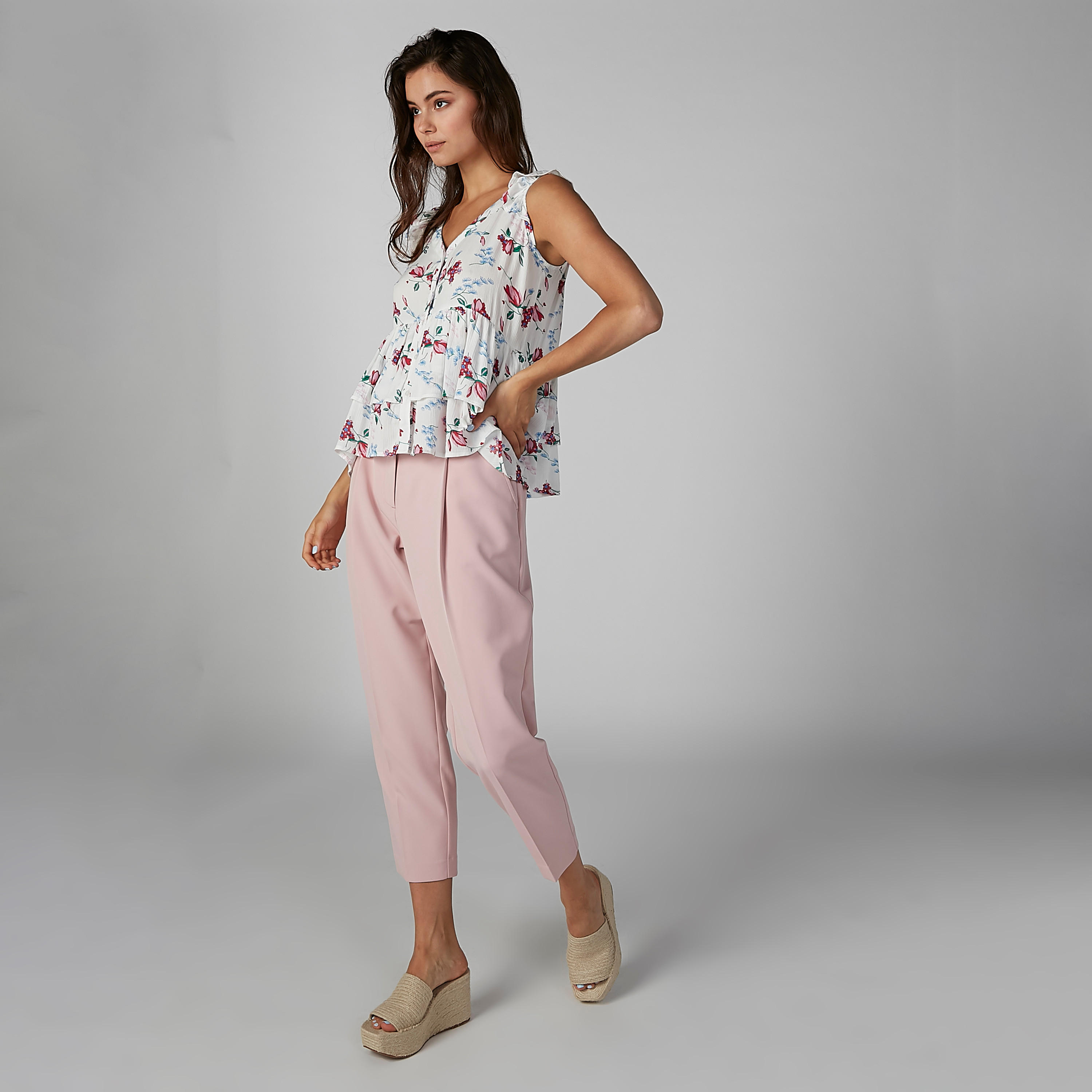 بلوزة بأكمام كشكش وطبعات زهرية-women-clothing-shirtsandblouses-blouses-image-4