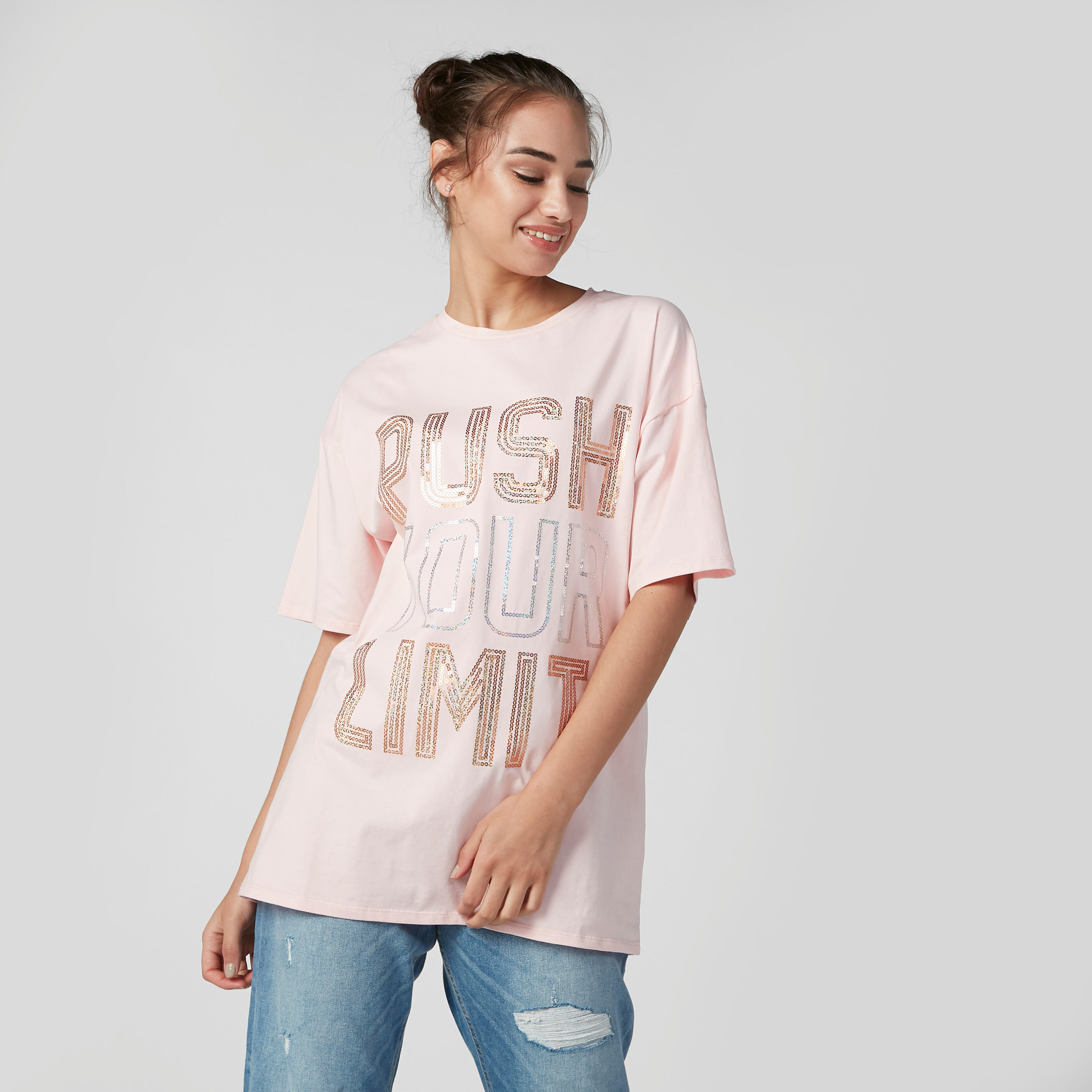 تيشيرت مزيّن بياقة مستديرة وأكتاف منسدلة-women-clothing-tshirts-image-3