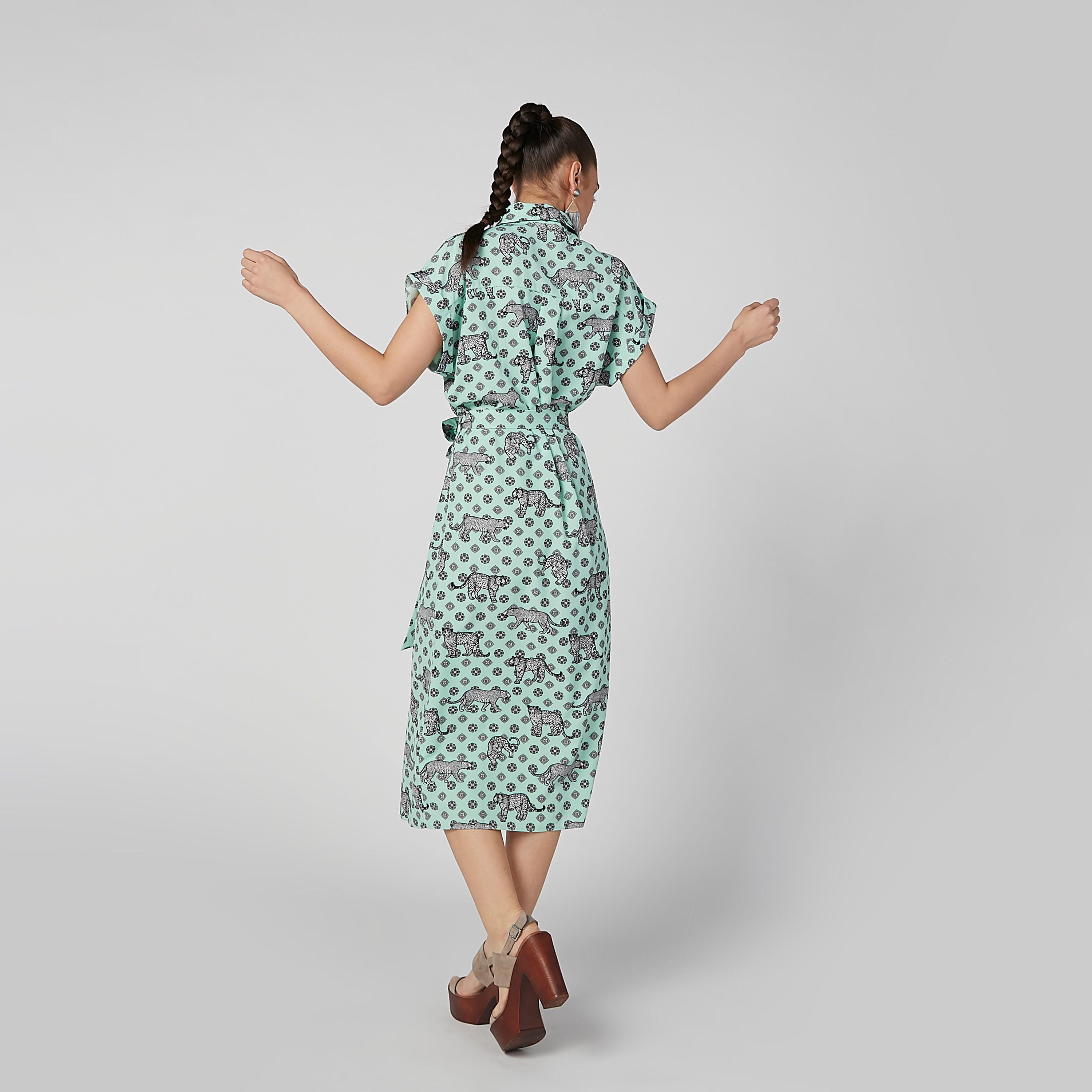 فستان قميص إيه لاين متوسط الطول بأكمام متصلة وأربطة وطبعات-women-clothing-dresses-image-3