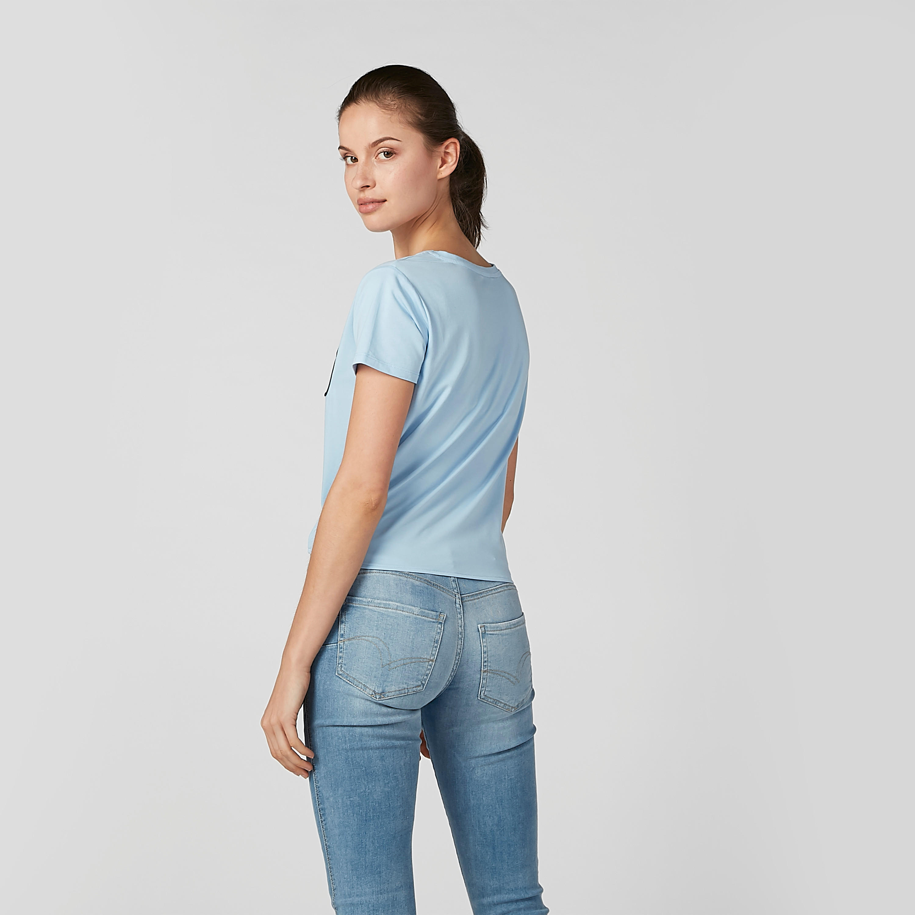 بلوزة قصيرة مزخرفة بياقة مستديرة وأربطة-women-clothing-tshirts-image-3
