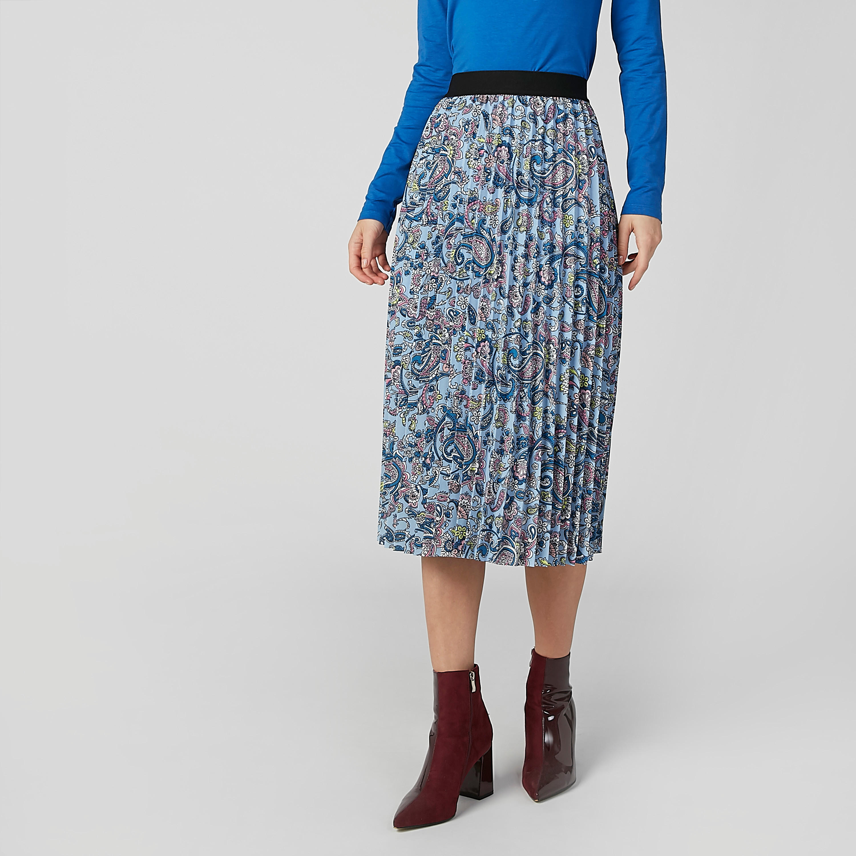 تنورة متوسطة الطول بخصر مطّاطي وثنيات وطبعات بيزلي-women-clothing-bottoms-skirts-image-4
