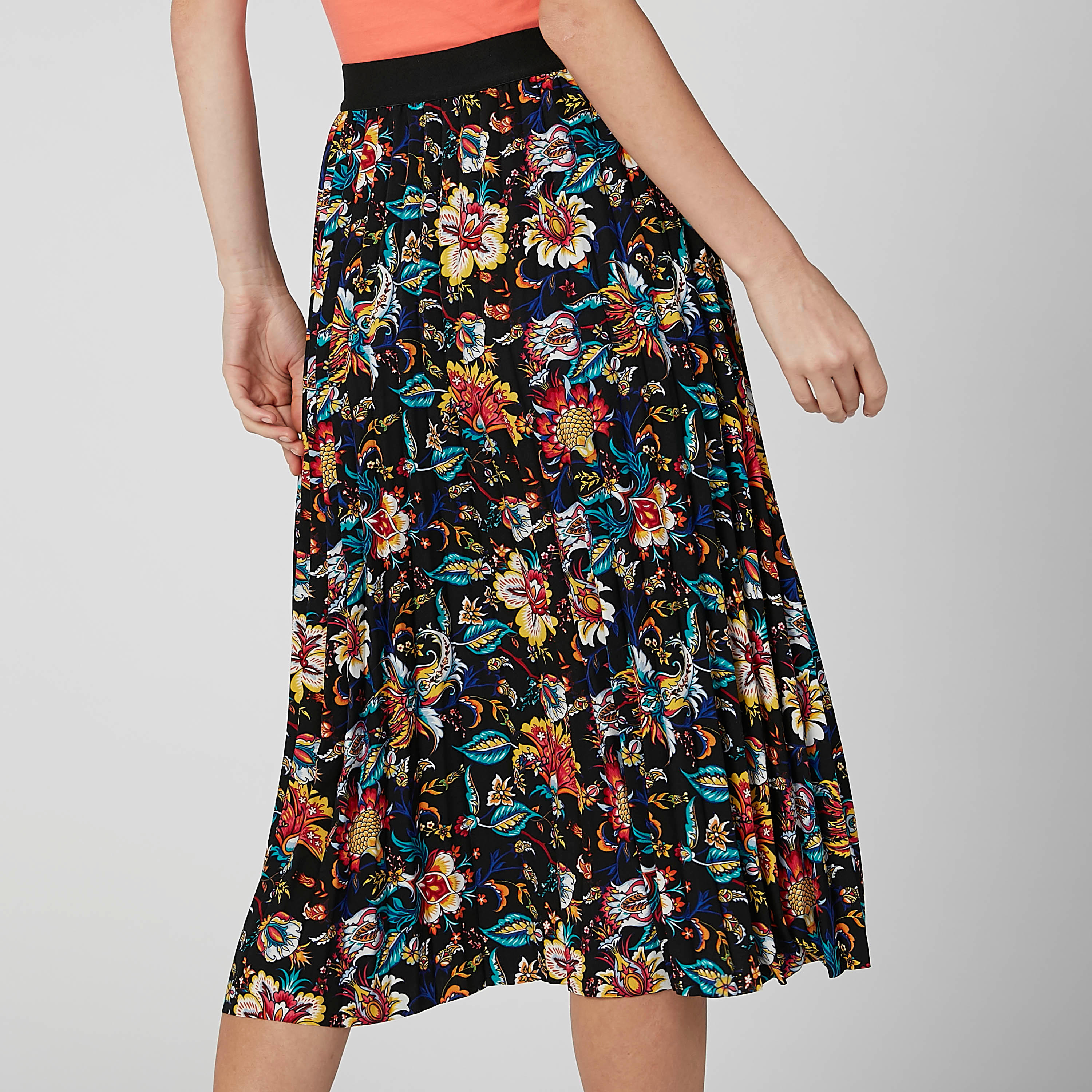 تنورة متوسطة الطول بخصر مطّاطي وثنيات وطبعات-women-clothing-bottoms-skirts-image-4