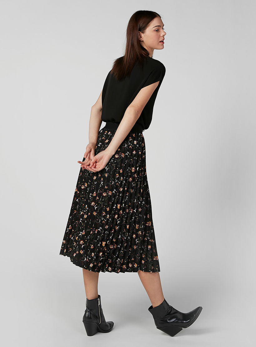 تنورة إيه لاين متوسطة الطول بخصر مطّاطي وثنيات وطبعات-women-clothing-bottoms-skirts-image-4