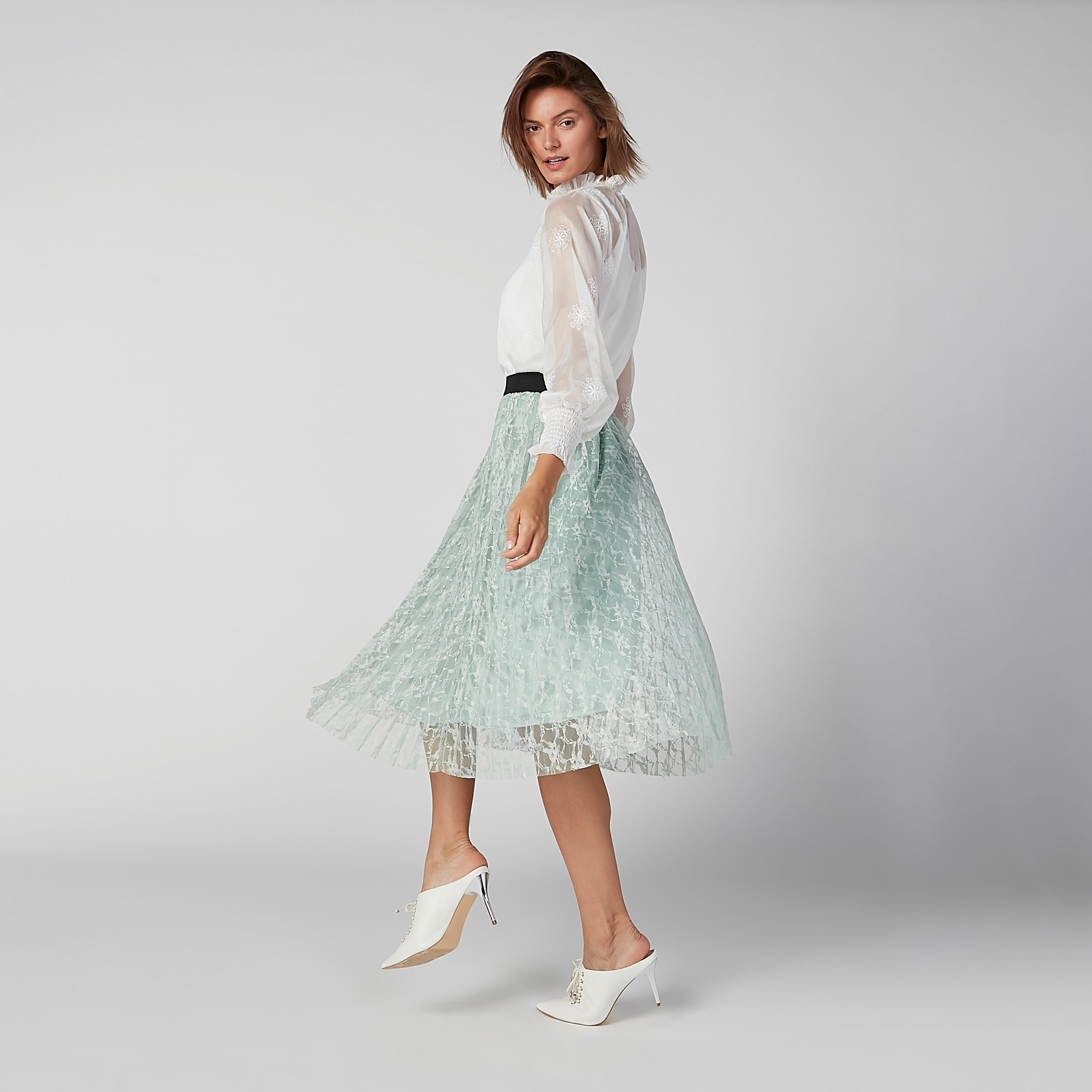 تنورة بارزة الملمس متعددة الطبقات إيه لاين متوسطة الطول بخصر مطّاطي-women-clothing-bottoms-skirts-image-2