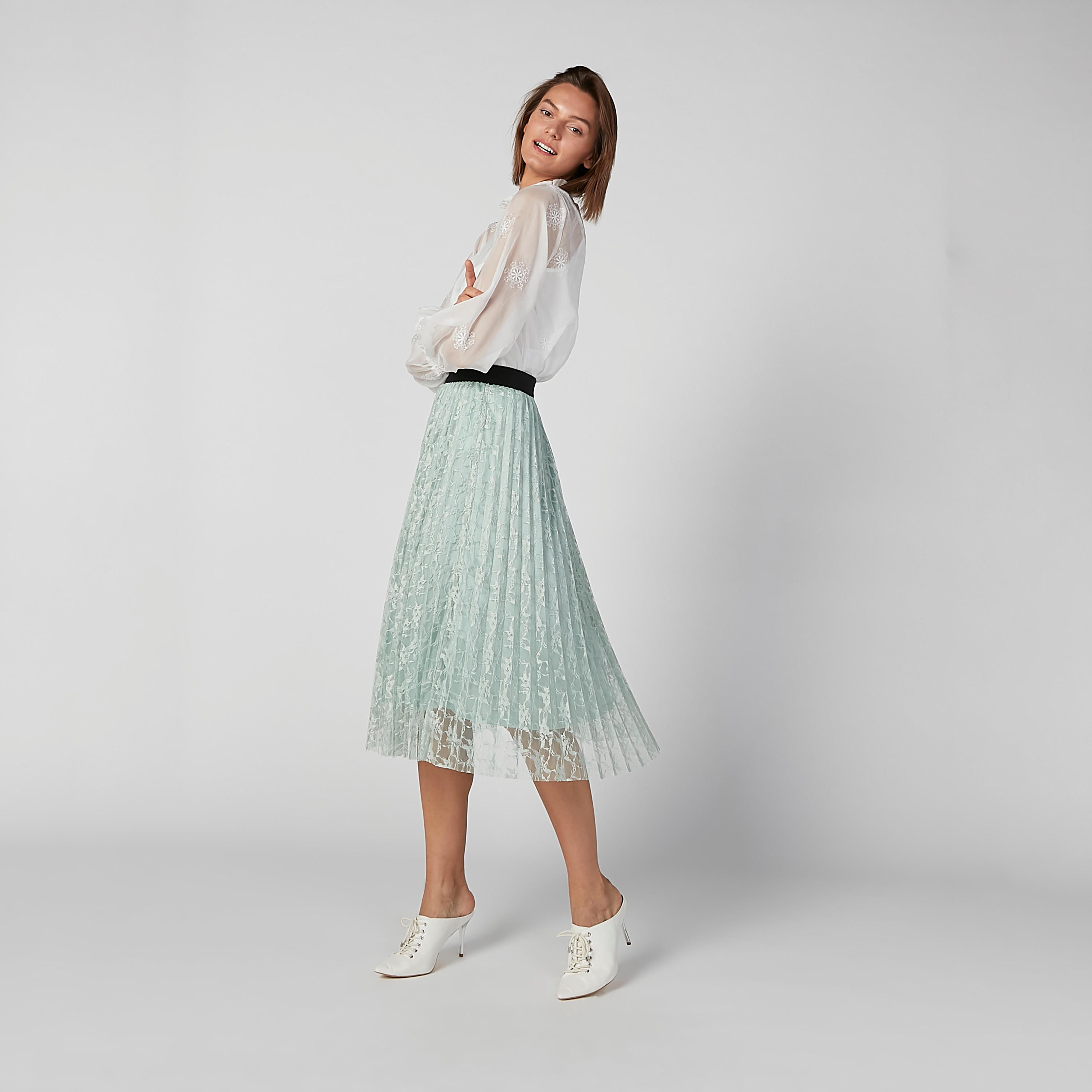 تنورة بارزة الملمس متعددة الطبقات إيه لاين متوسطة الطول بخصر مطّاطي-women-clothing-bottoms-skirts-image-4