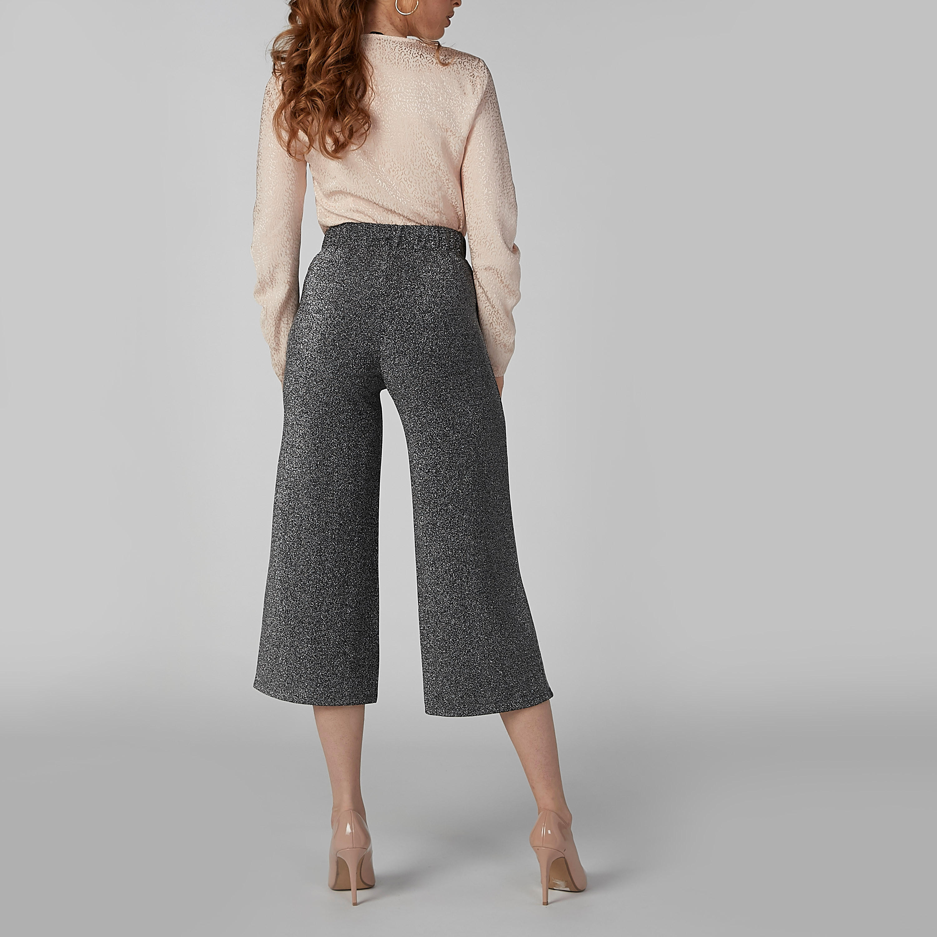 بنطال واسع الساقين بارز الملمس بخصر مطّاطي-women-clothing-bottoms-trousers-image-3