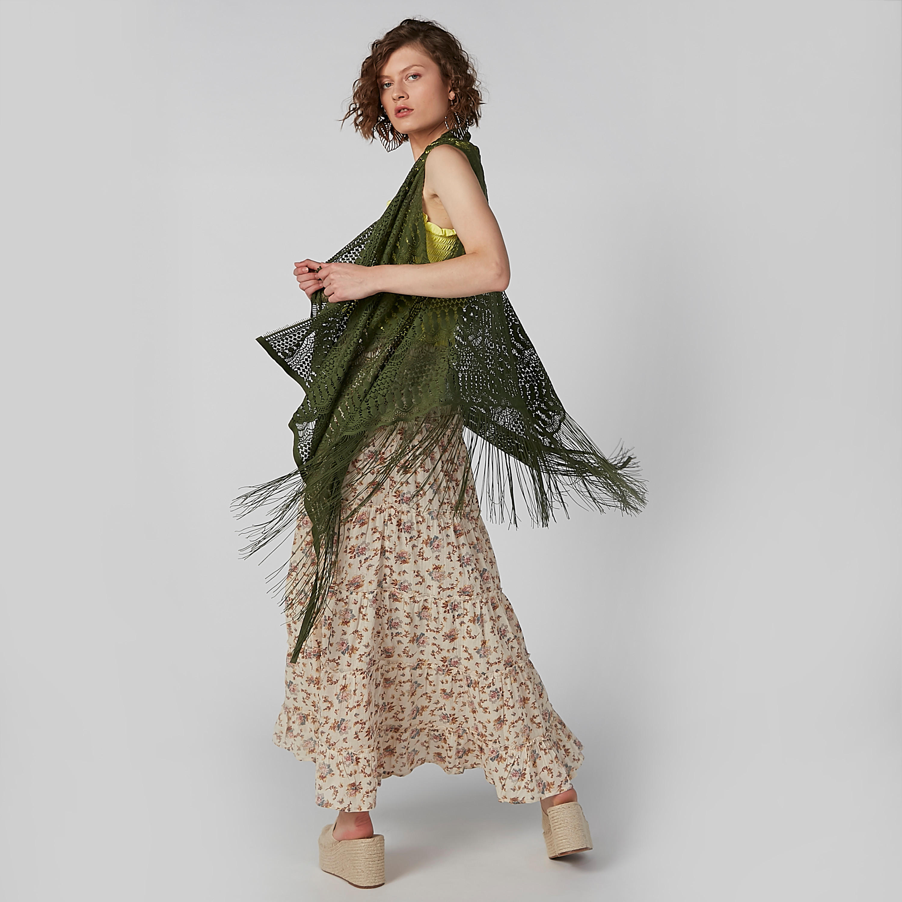 Patterned Longline Sleeveless Shrug with Tassels-women-winterwear-cardigansandjumpers-cardigans-image-1