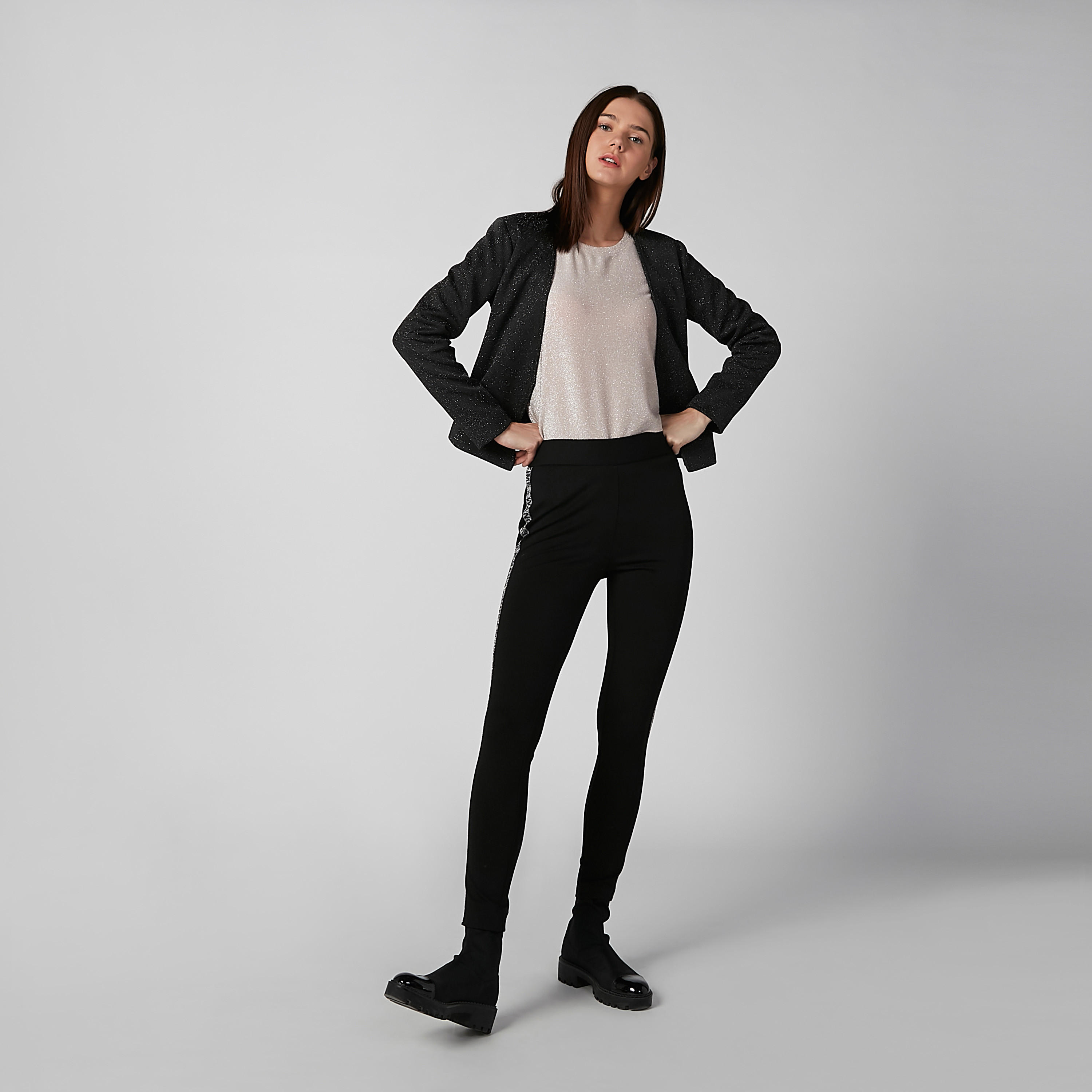 بلوزة بارزة الملمس بياقة مستديرة وأكمام قصيرة-women-clothing-shirtsandblouses-blouses-image-2