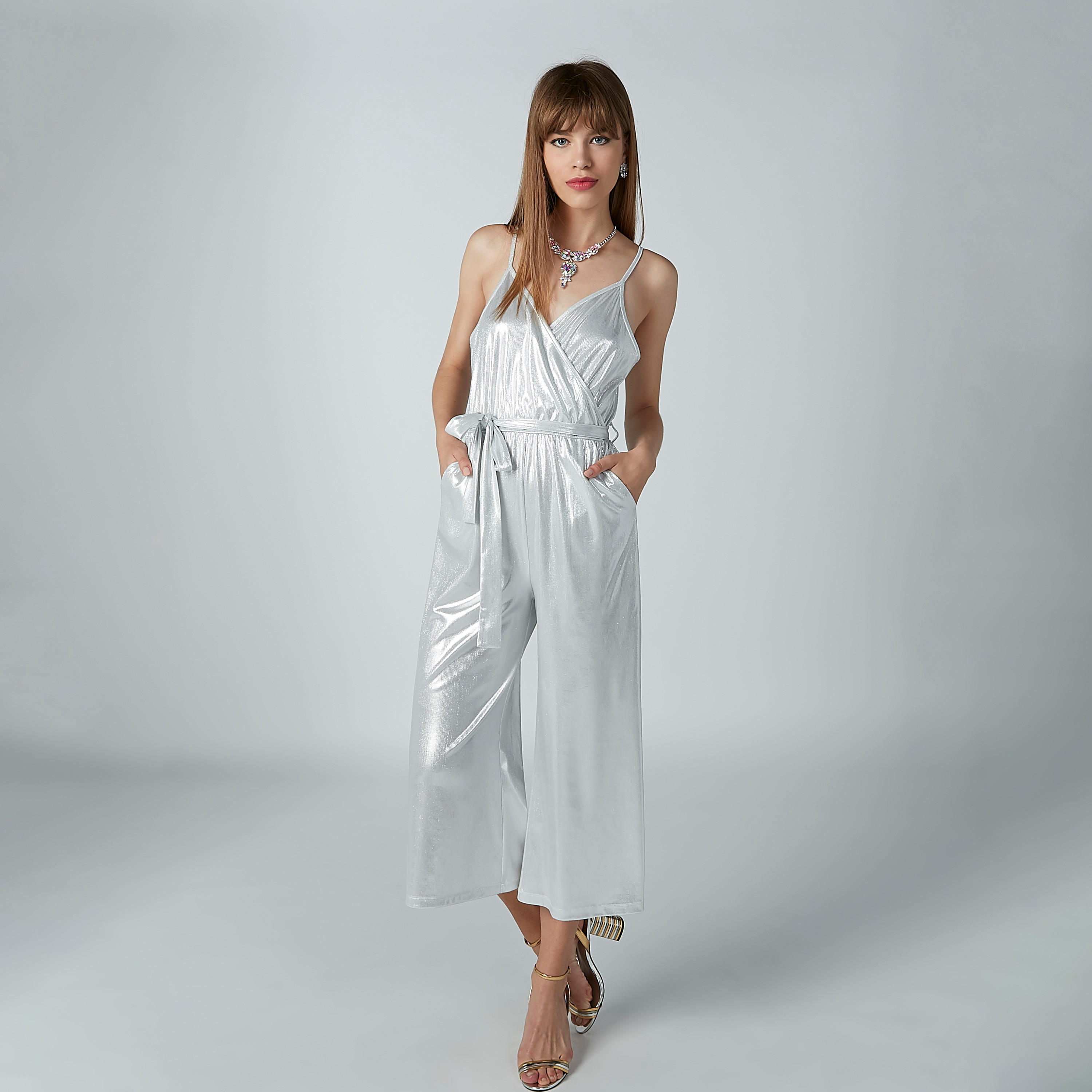 أفرول سادة بحمّالة رفيعة قابلة للتعديل وجيوب-women-clothing-jumpsuits-image-1