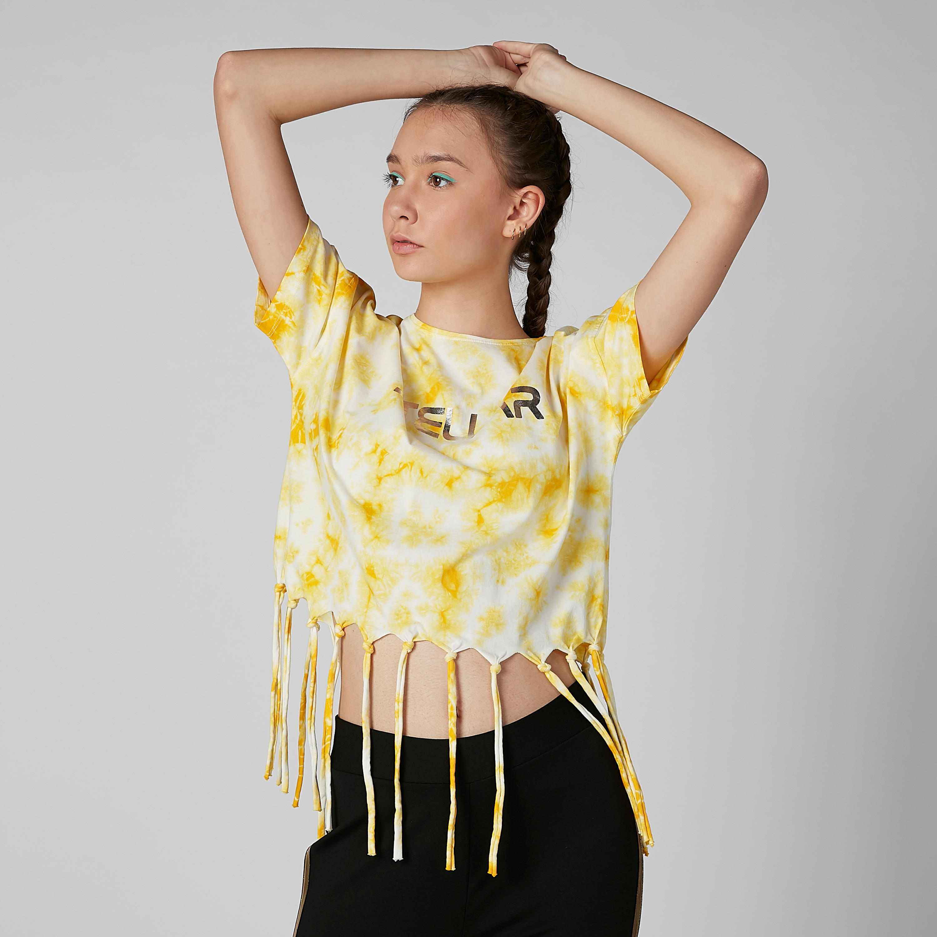 تيشيرت بياقة مستديرة وشراشيب وطبعات-women-clothing-tshirts-image-2