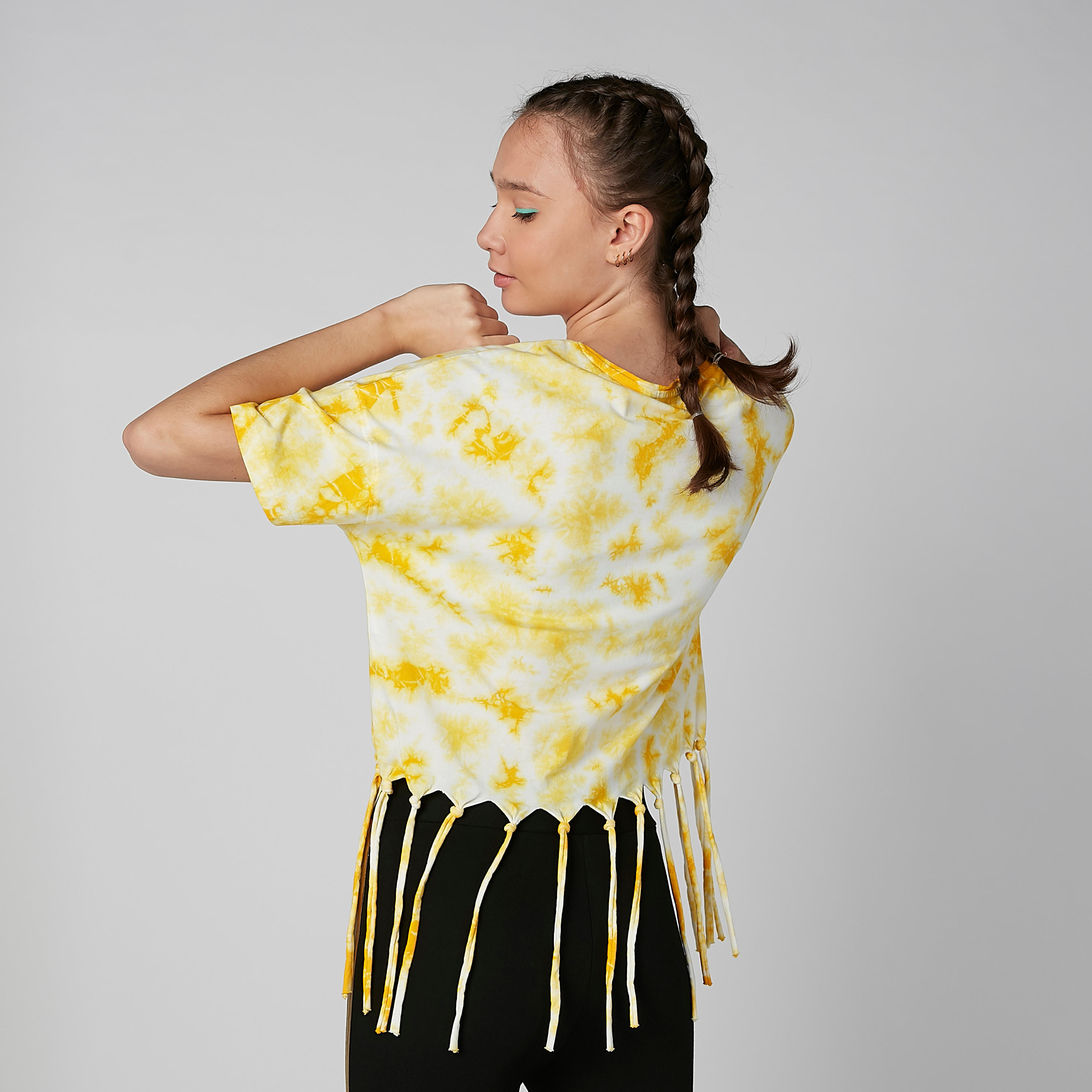 تيشيرت بياقة مستديرة وشراشيب وطبعات-women-clothing-tshirts-image-3