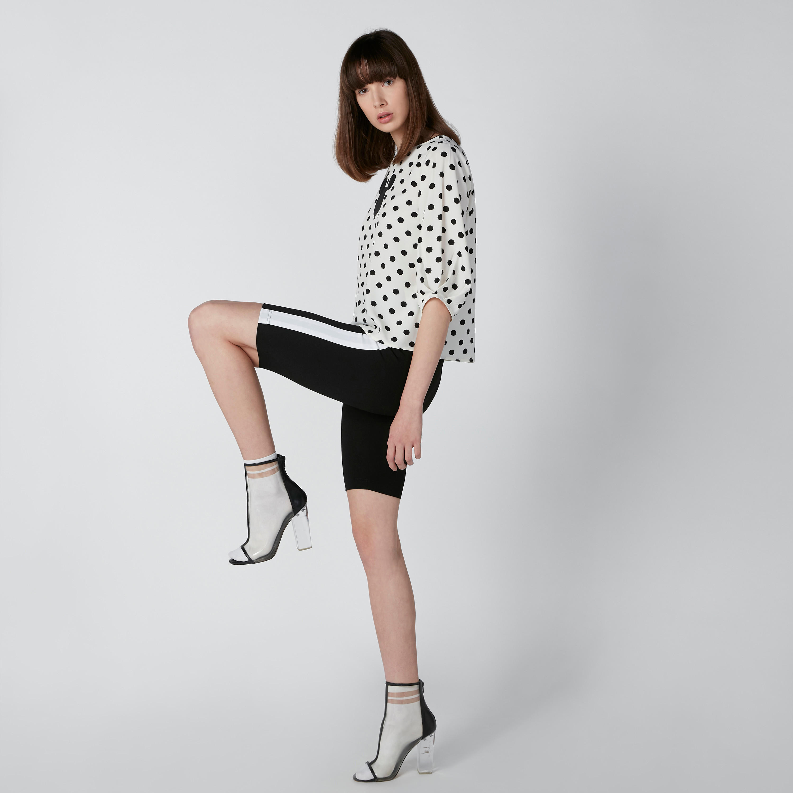 شورت بقصّة سكيني وشريطة-women-clothing-bottoms-shorts-image-1