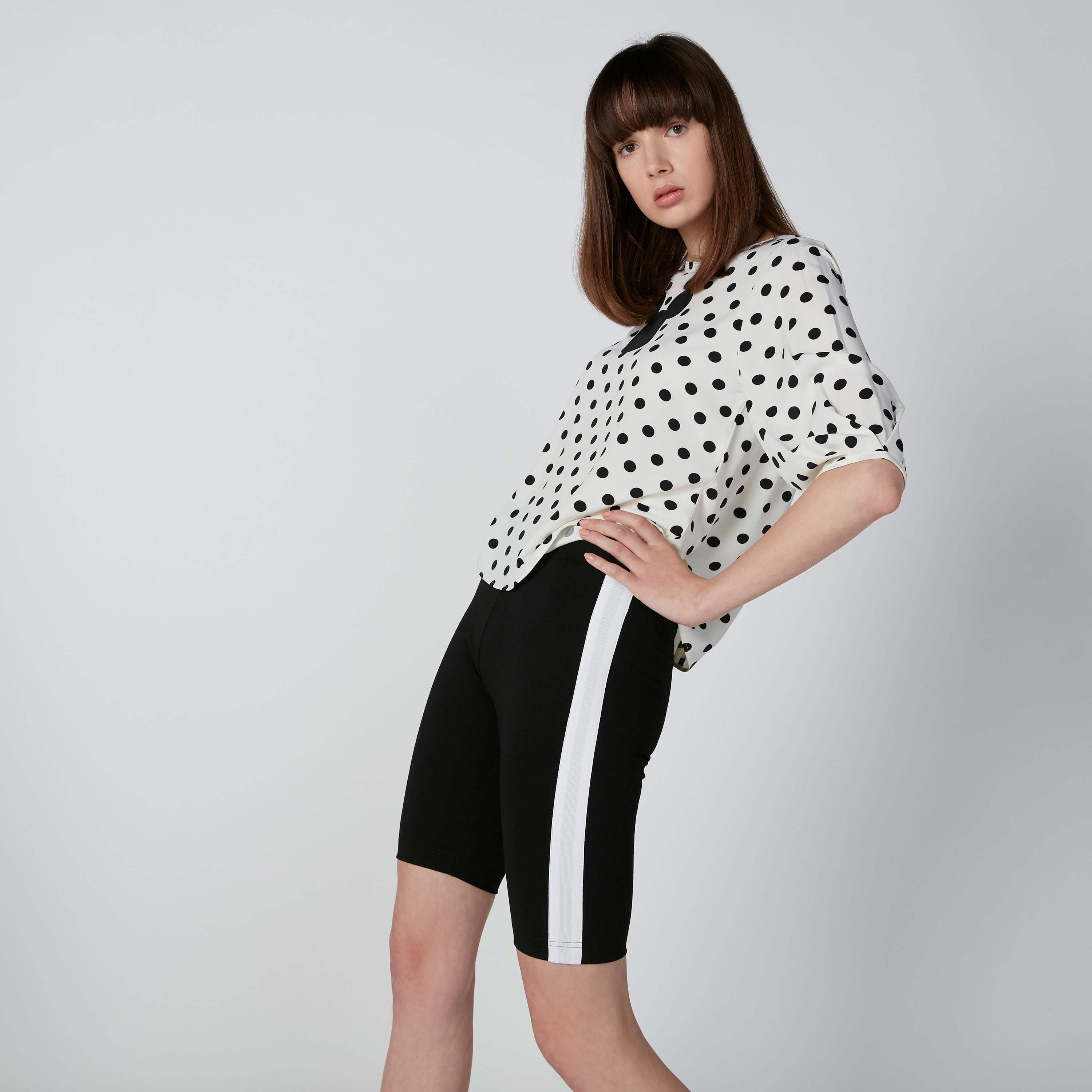 شورت بقصّة سكيني وشريطة-women-clothing-bottoms-shorts-image-4