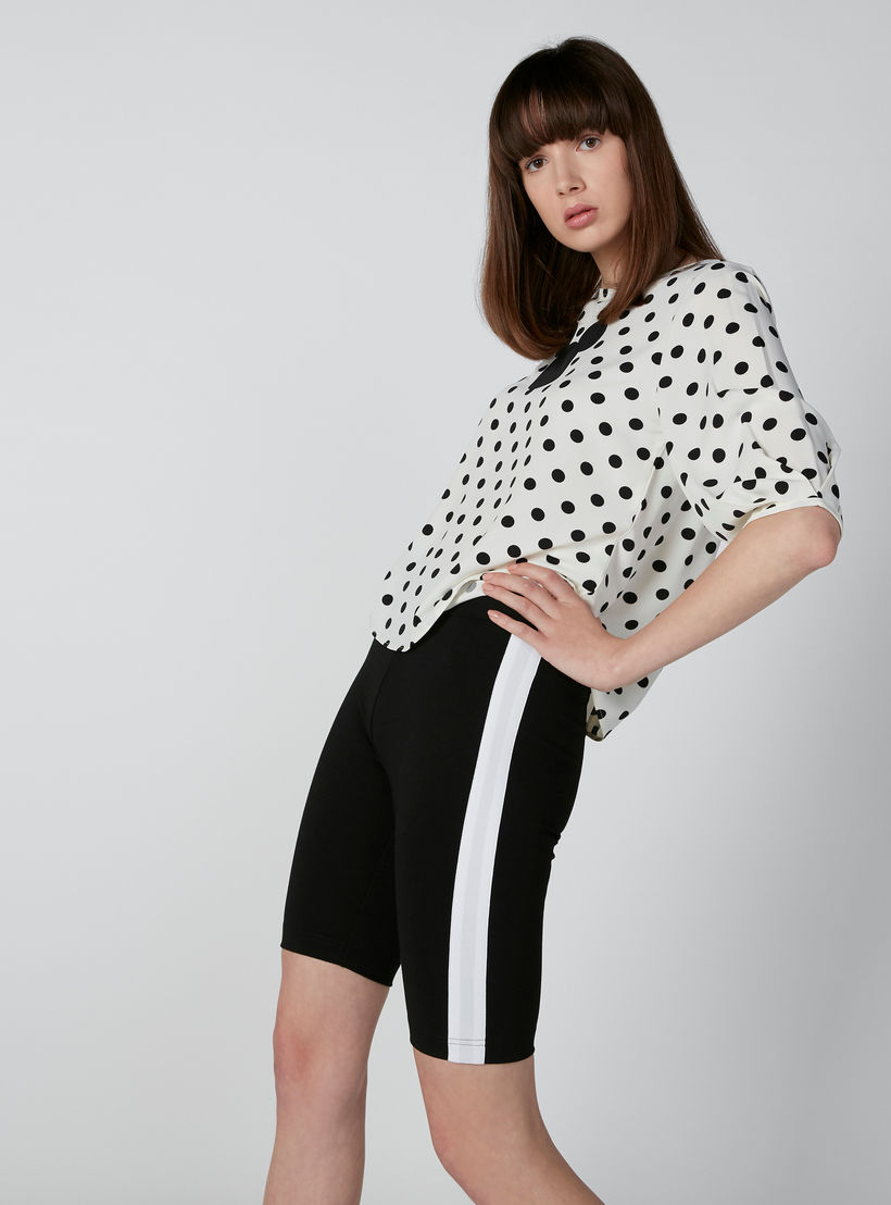 شورت بقصّة سكيني وشريطة-women-clothing-bottoms-shorts-image-4