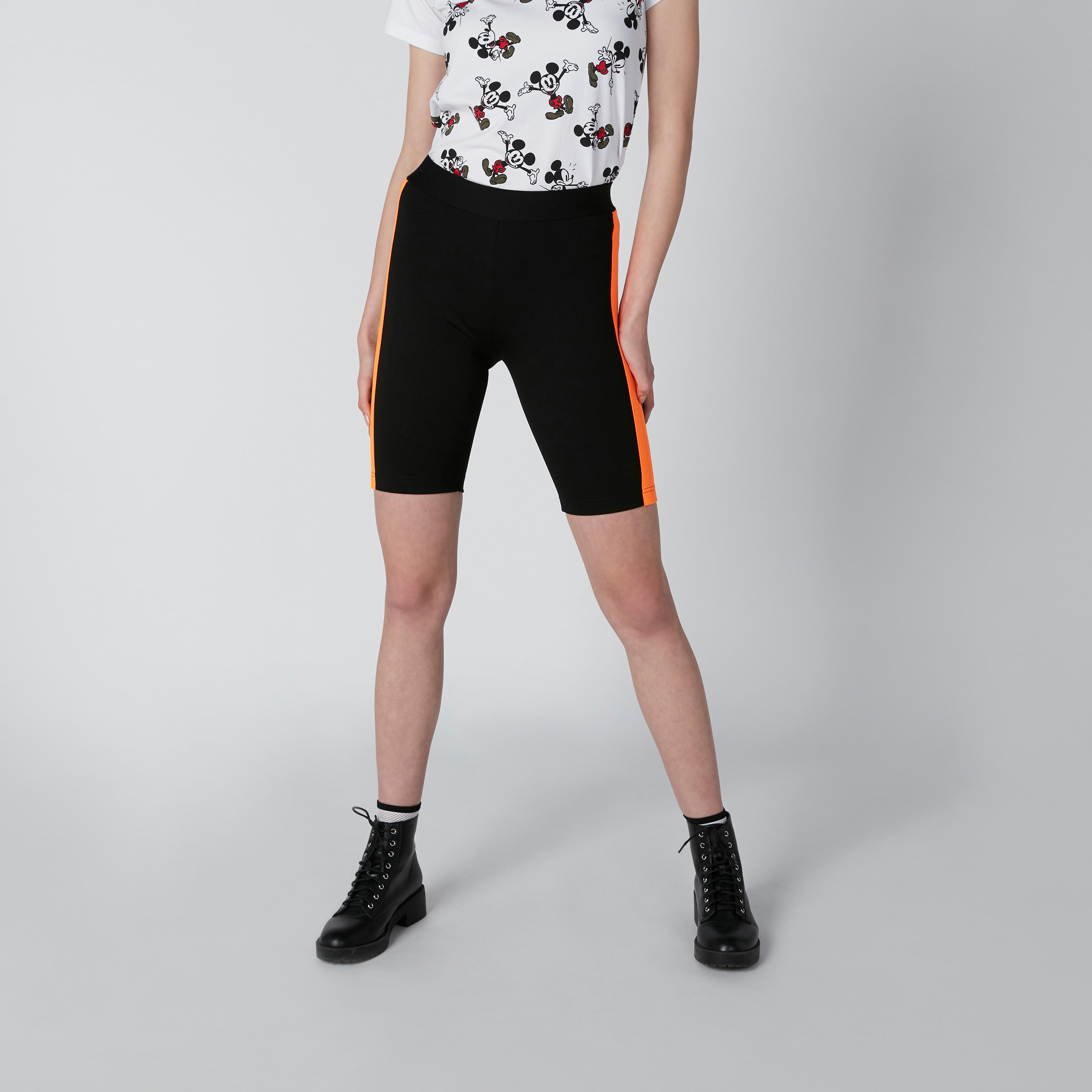 شورت بقصّة سكيني وشريطة-women-clothing-bottoms-shorts-image-3
