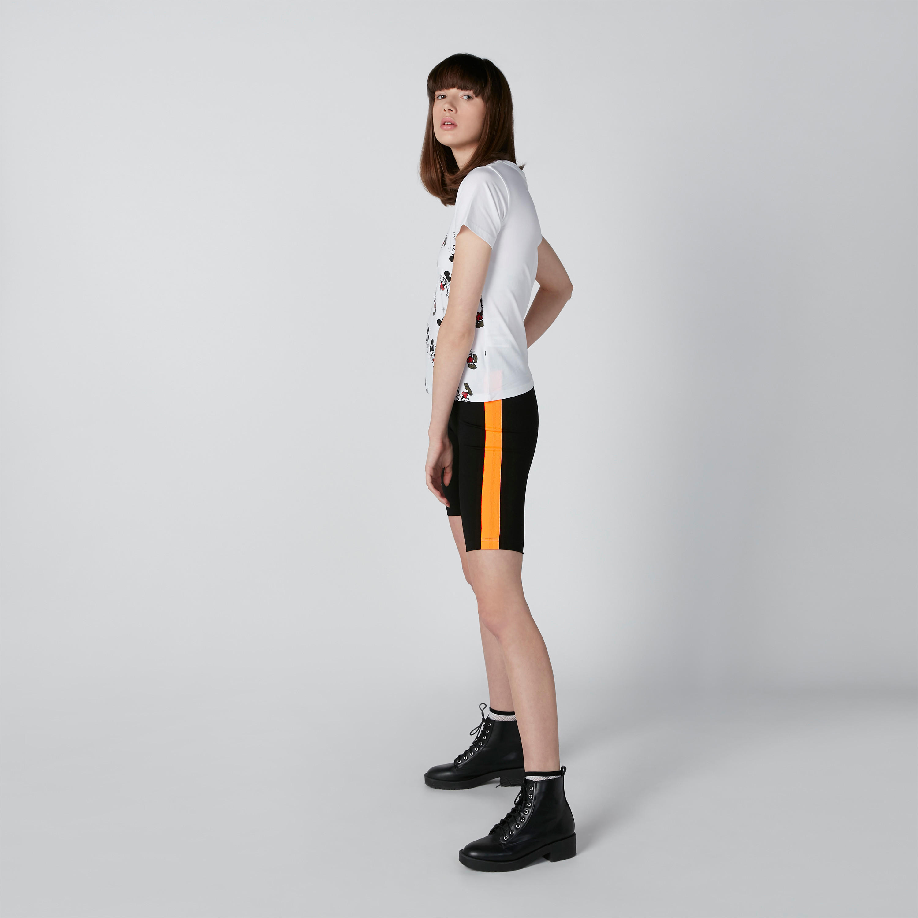 شورت بقصّة سكيني وشريطة-women-clothing-bottoms-shorts-image-4