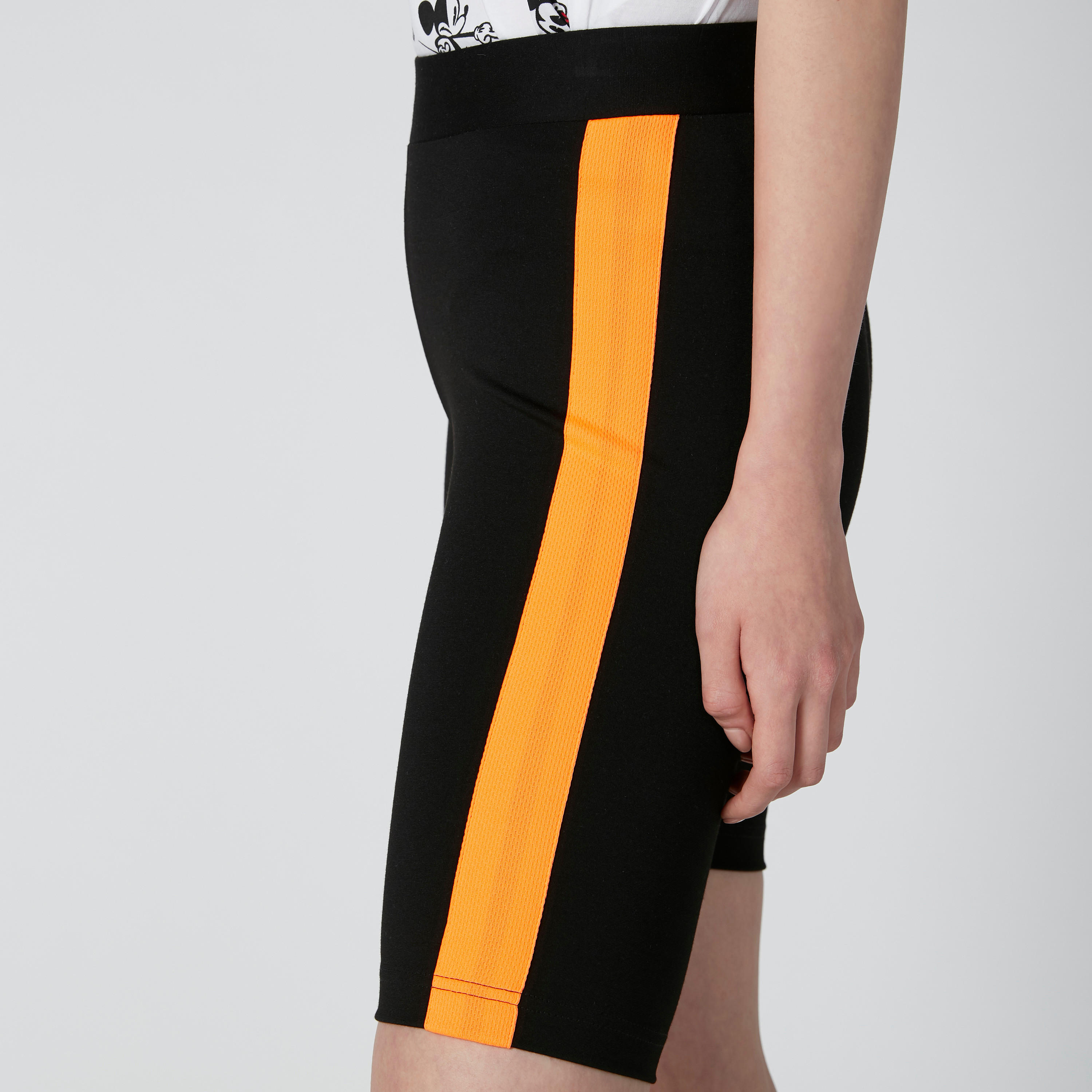 شورت بقصّة سكيني وشريطة-women-clothing-bottoms-shorts-image-5
