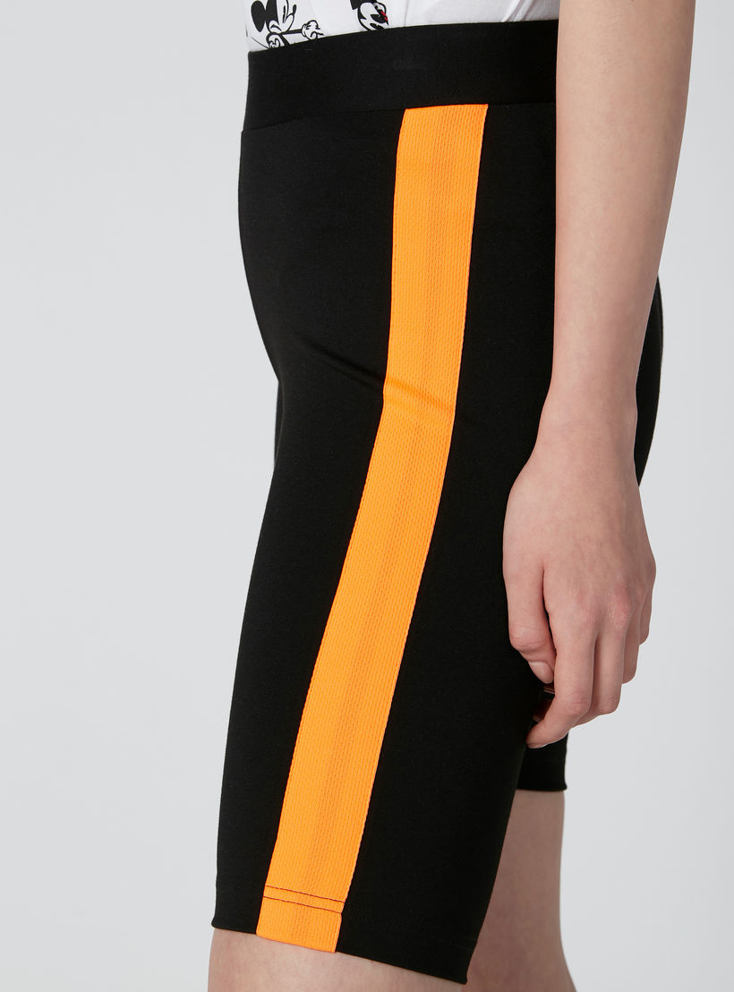 شورت بقصّة سكيني وشريطة-women-clothing-bottoms-shorts-image-5
