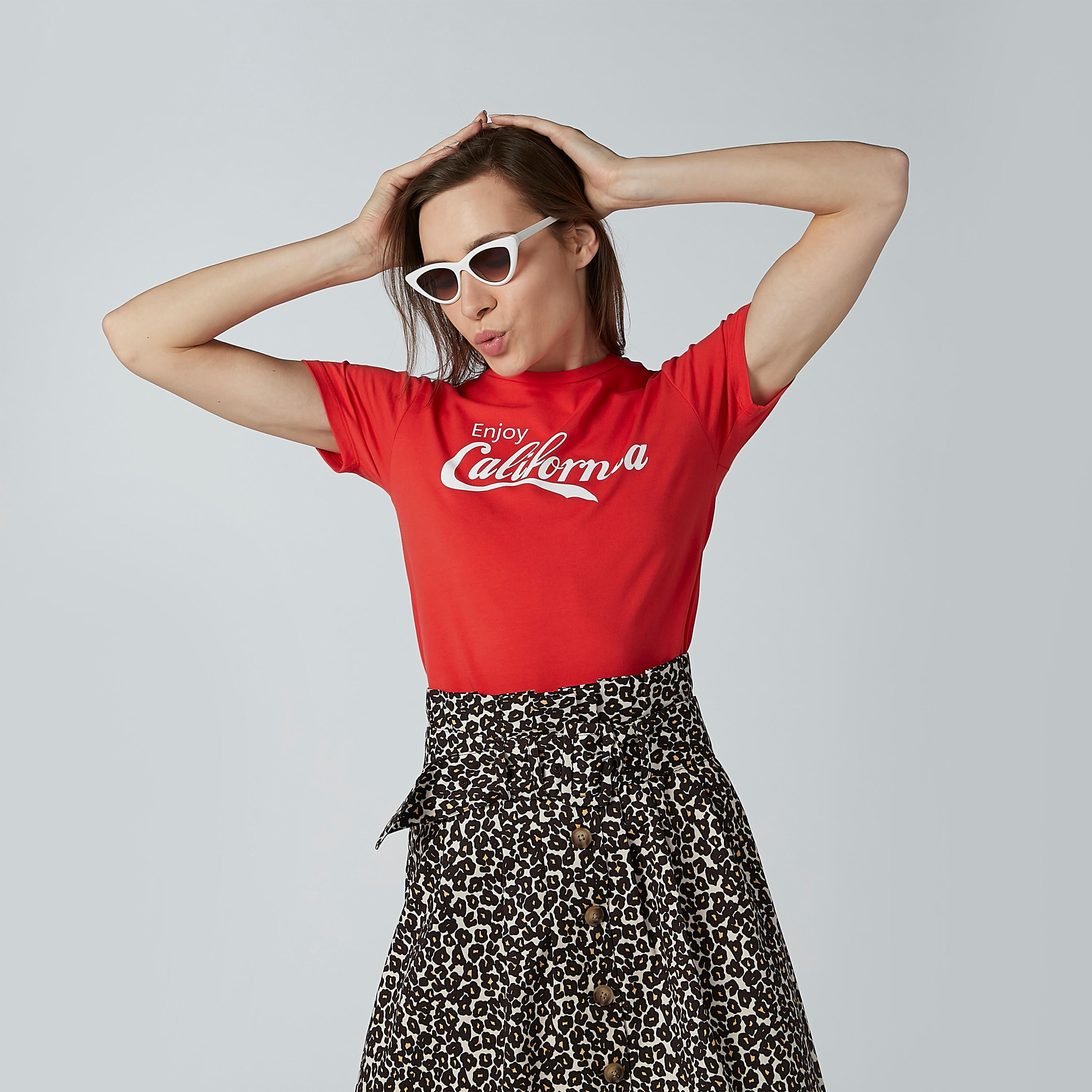 تيشيرت مطبوعة بياقة مستديرة وأكمام قصيرة-women-clothing-tshirts-image-1
