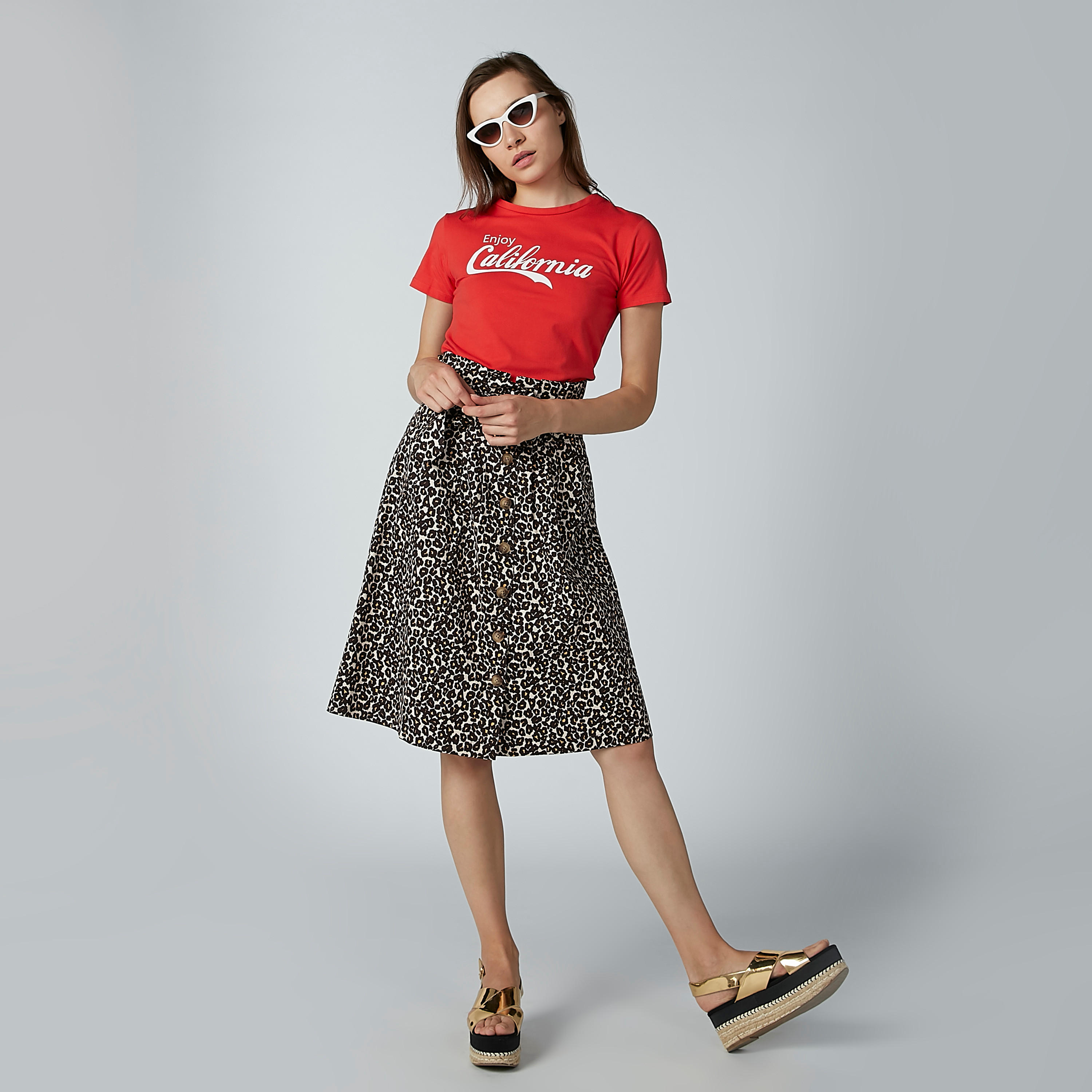 تيشيرت مطبوعة بياقة مستديرة وأكمام قصيرة-women-clothing-tshirts-image-2