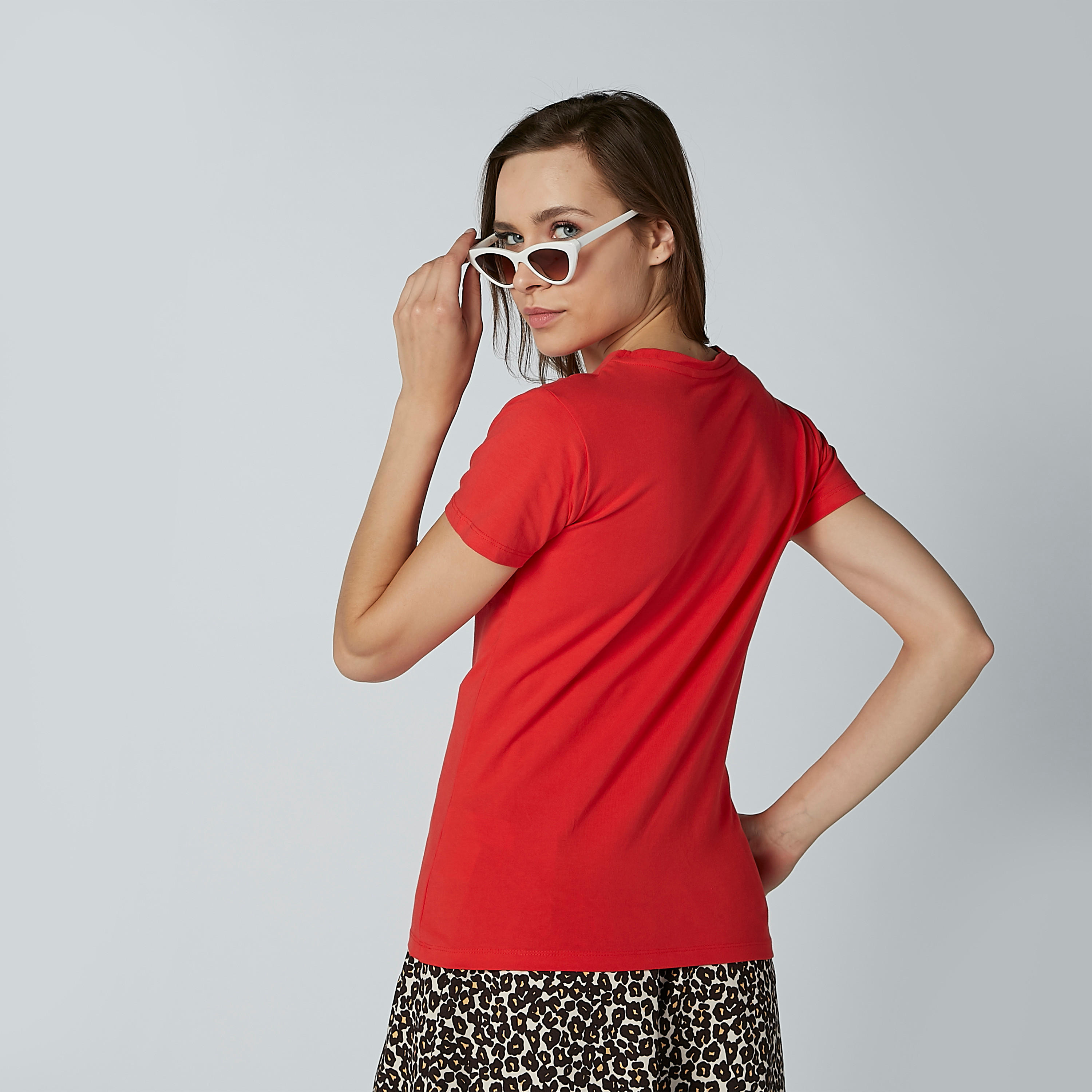تيشيرت مطبوعة بياقة مستديرة وأكمام قصيرة-women-clothing-tshirts-image-3