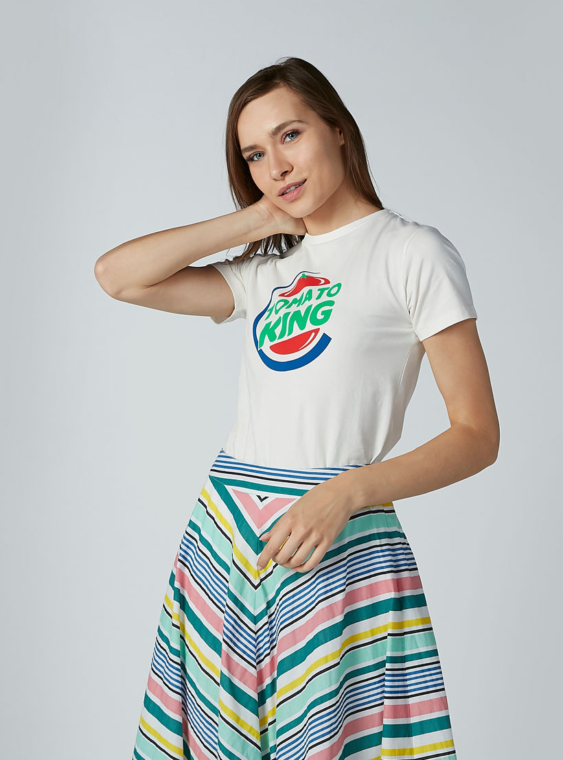 تيشيرت مطبوعة بياقة مستديرة وأكمام قصيرة-women-clothing-tshirts-image-2