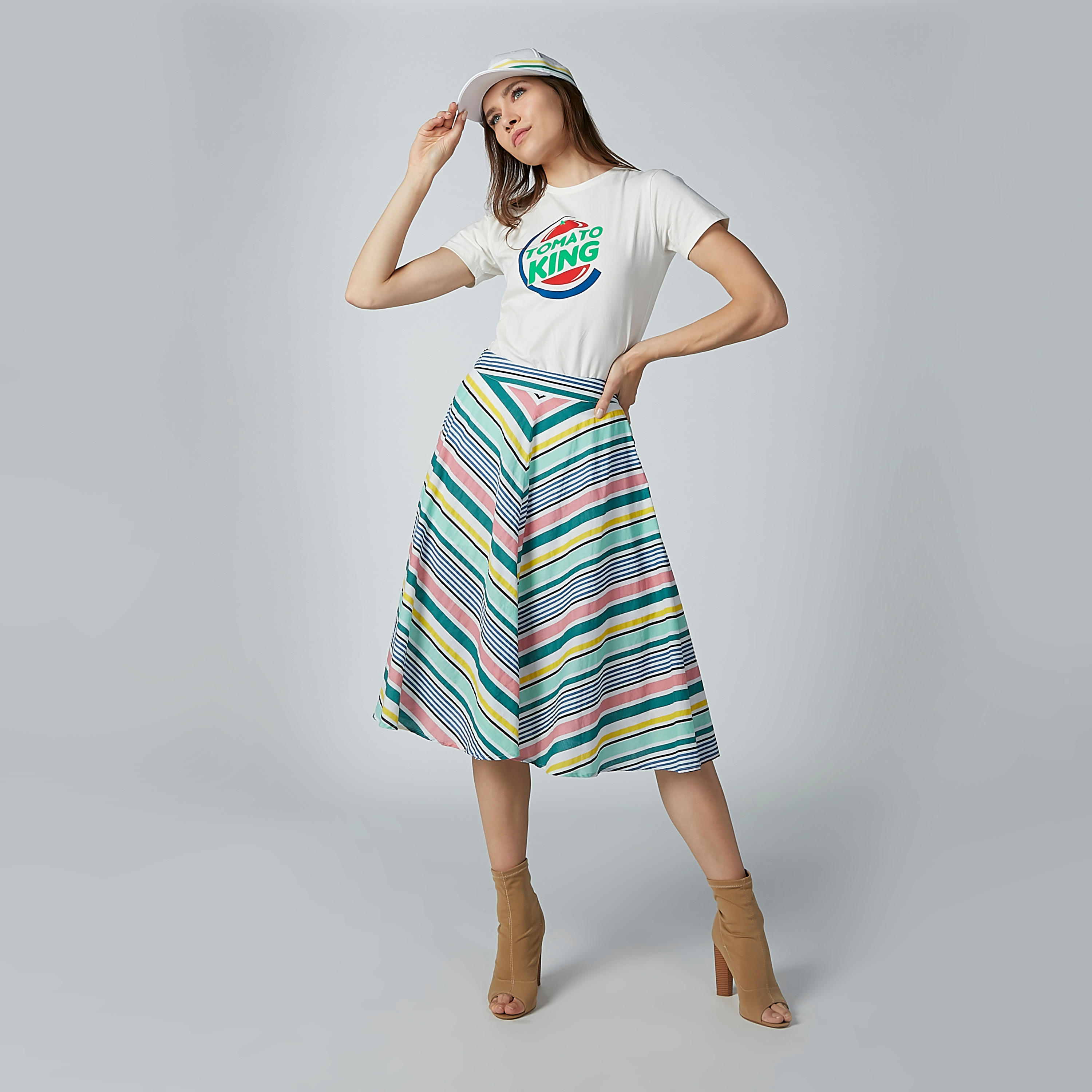 تيشيرت مطبوعة بياقة مستديرة وأكمام قصيرة-women-clothing-tshirts-image-3