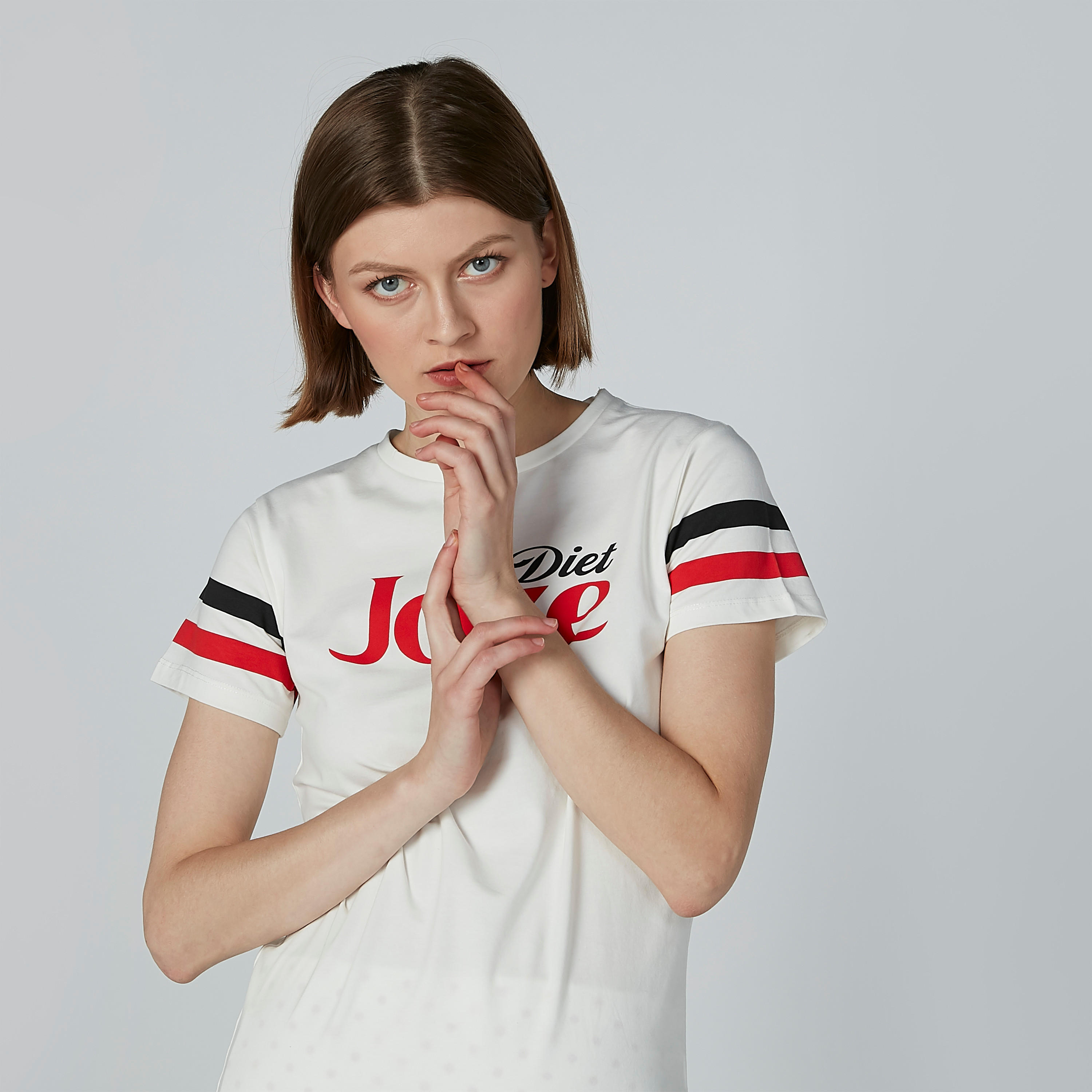 تيشيرت بياقة مستديرة وأكمام قصيرة وطبعات-women-clothing-tshirts-image-3