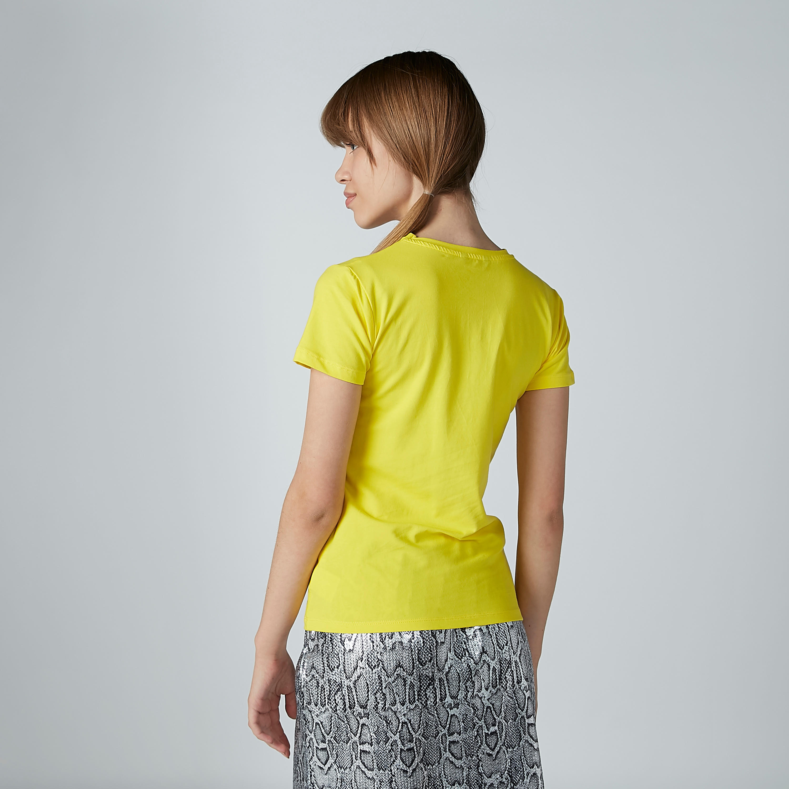 تيشيرت بياقة مستديرة وأكمام قصيرة وطبعات-women-clothing-tshirts-image-4