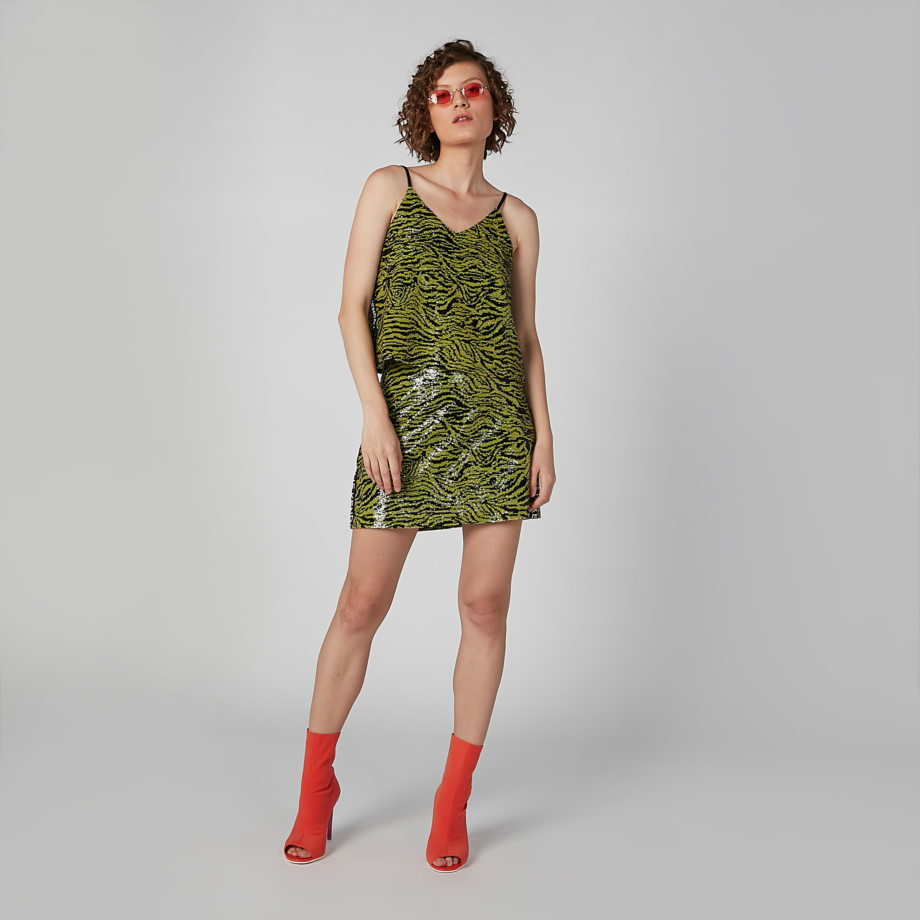 تنورة قصيرة بشريطة متباينة وطبعات حيوانات-women-clothing-bottoms-skirts-image-3