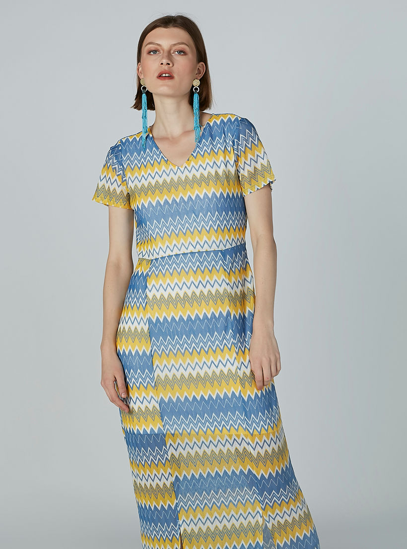 فستان إيه لاين طويل بياقة V وفتحات وطبعات-women-clothing-dresses-image-5
