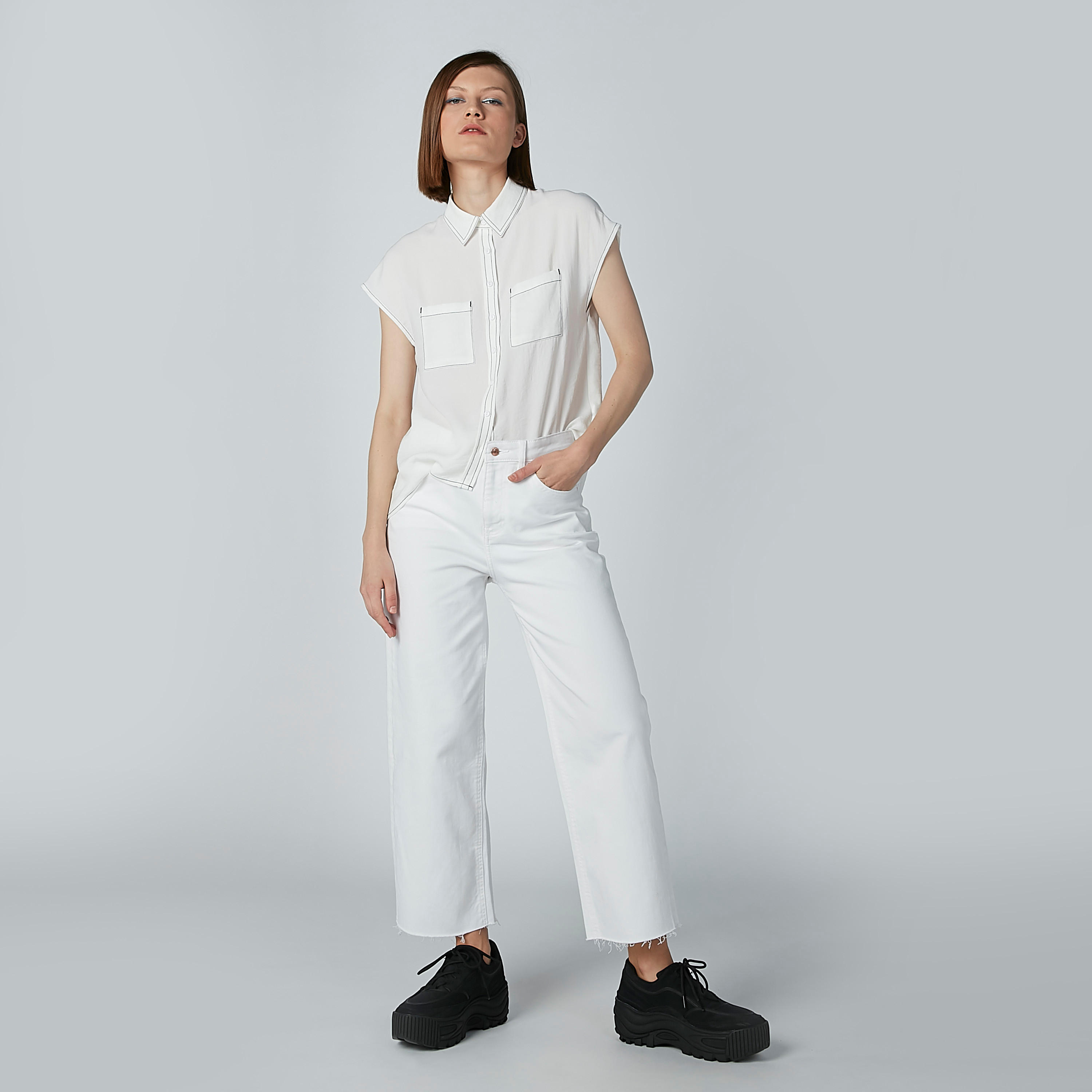 قميص سادة بأكمام كاب وجيب على الصدر-women-clothing-shirtsandblouses-blouses-image-5