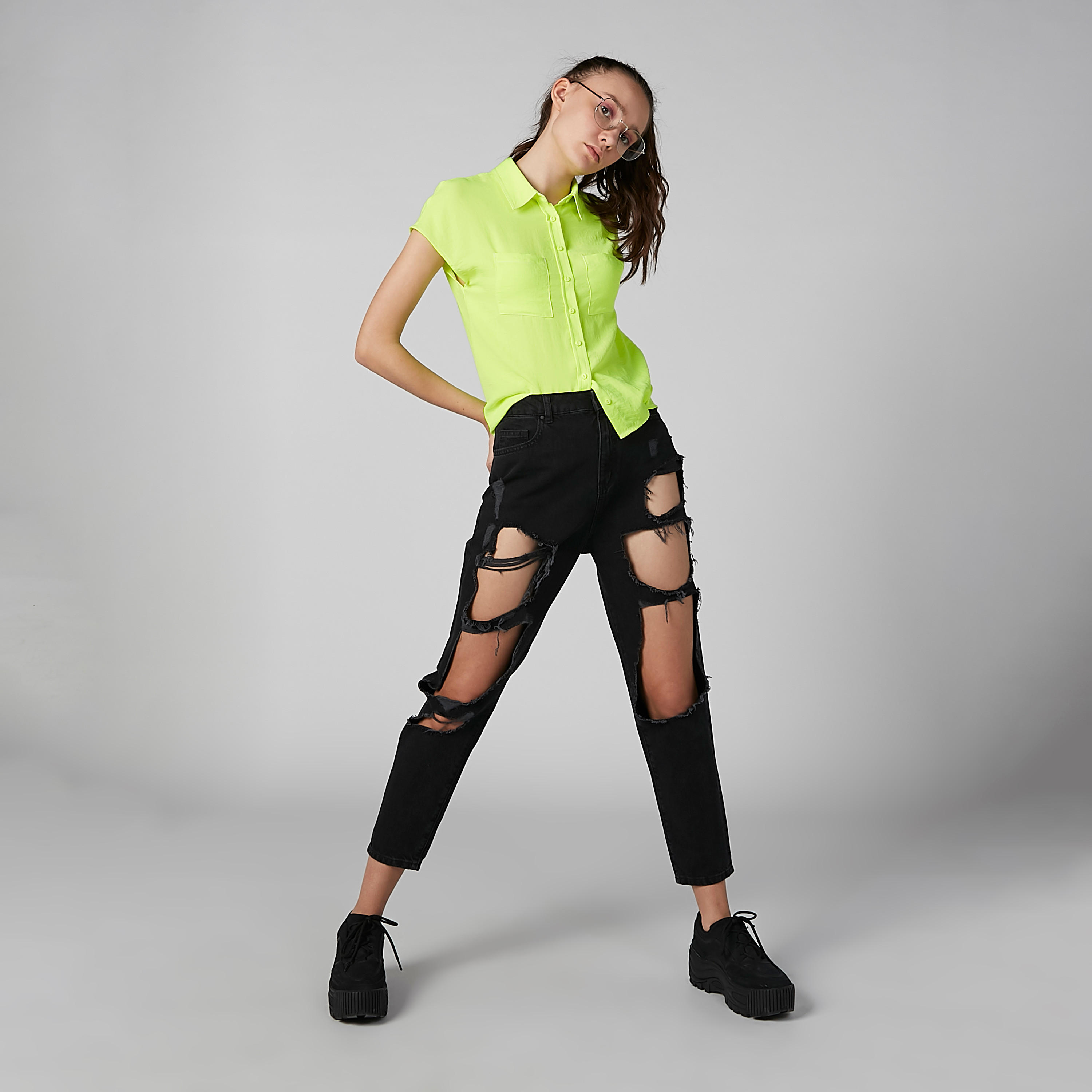 قميص سادة بأكمام كاب وجيب على الصدر-women-clothing-shirtsandblouses-blouses-image-4