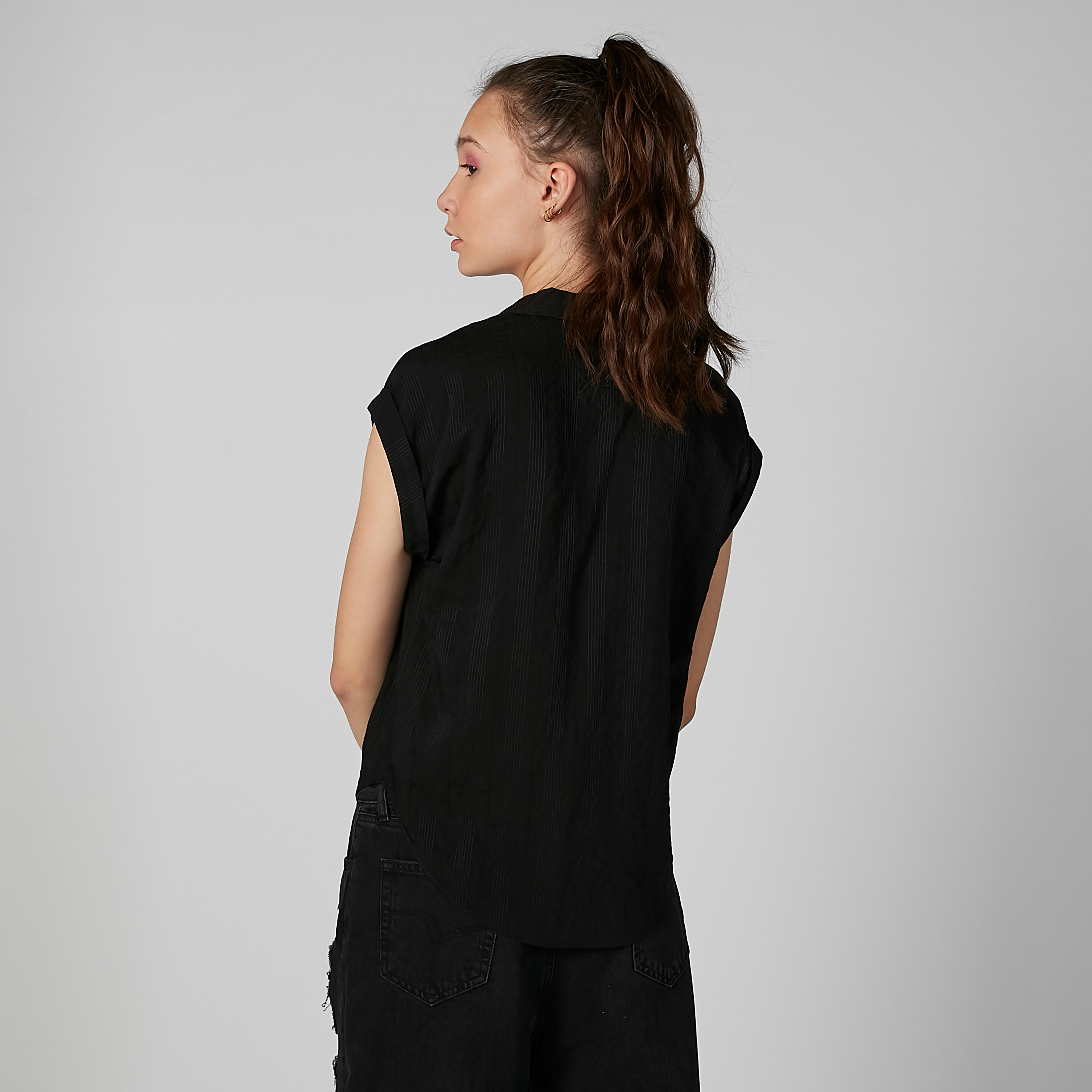 قميص مقلّم بياقة عادية وأكمام كاب-women-clothing-shirtsandblouses-shirts-image-3