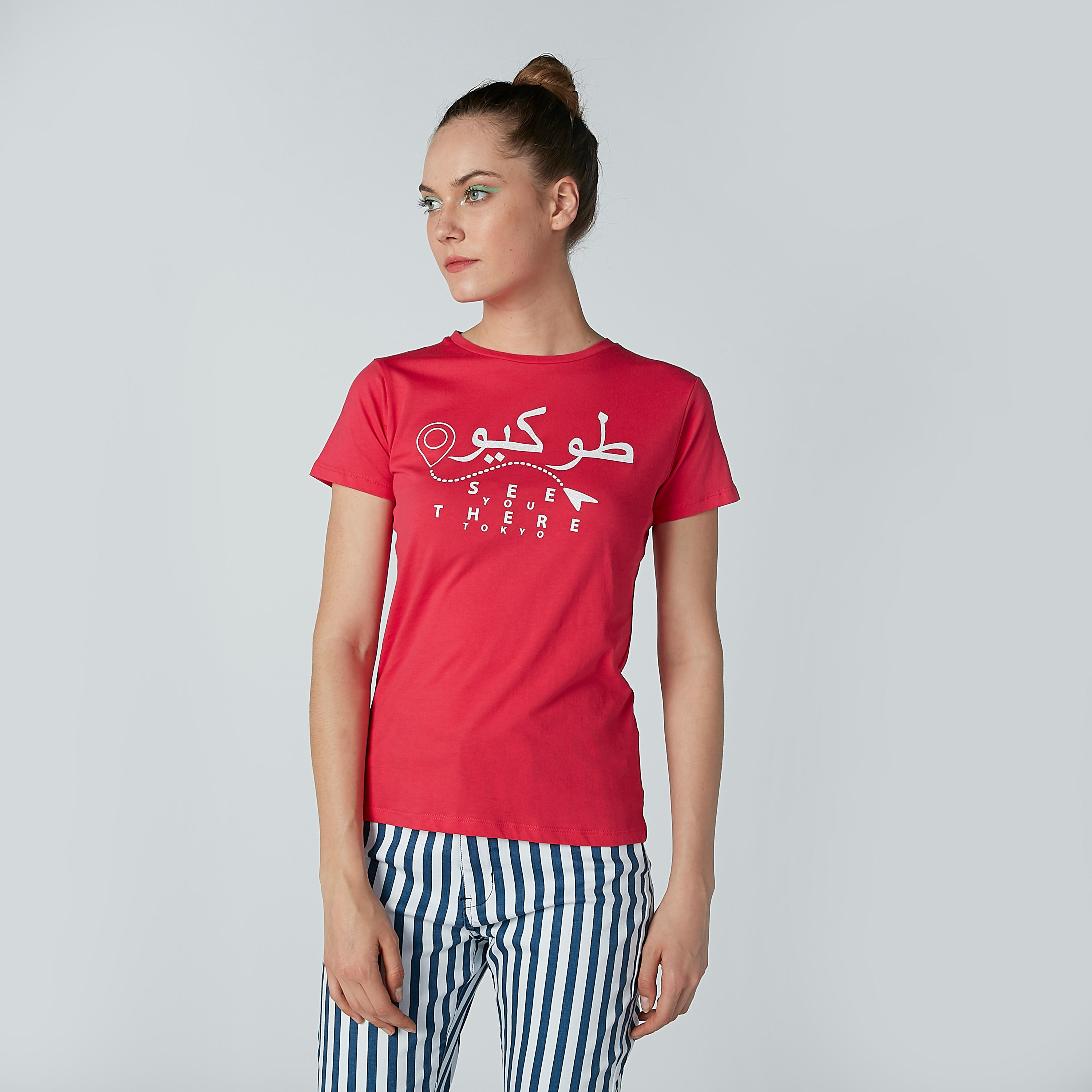 تيشيرت بياقة مستديرة وأكمام قصيرة وطبعات-women-clothing-tshirts-image-1