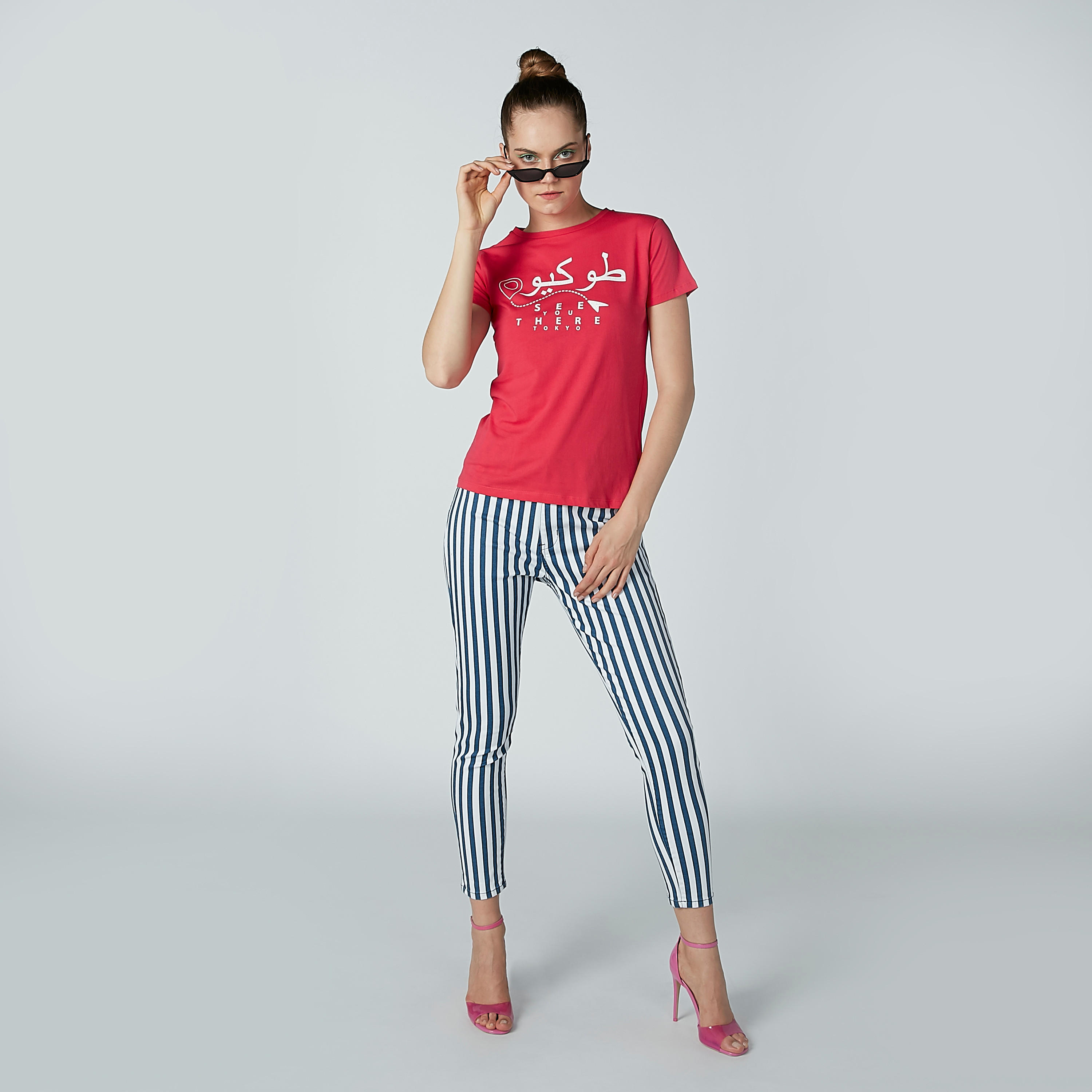 تيشيرت بياقة مستديرة وأكمام قصيرة وطبعات-women-clothing-tshirts-image-2