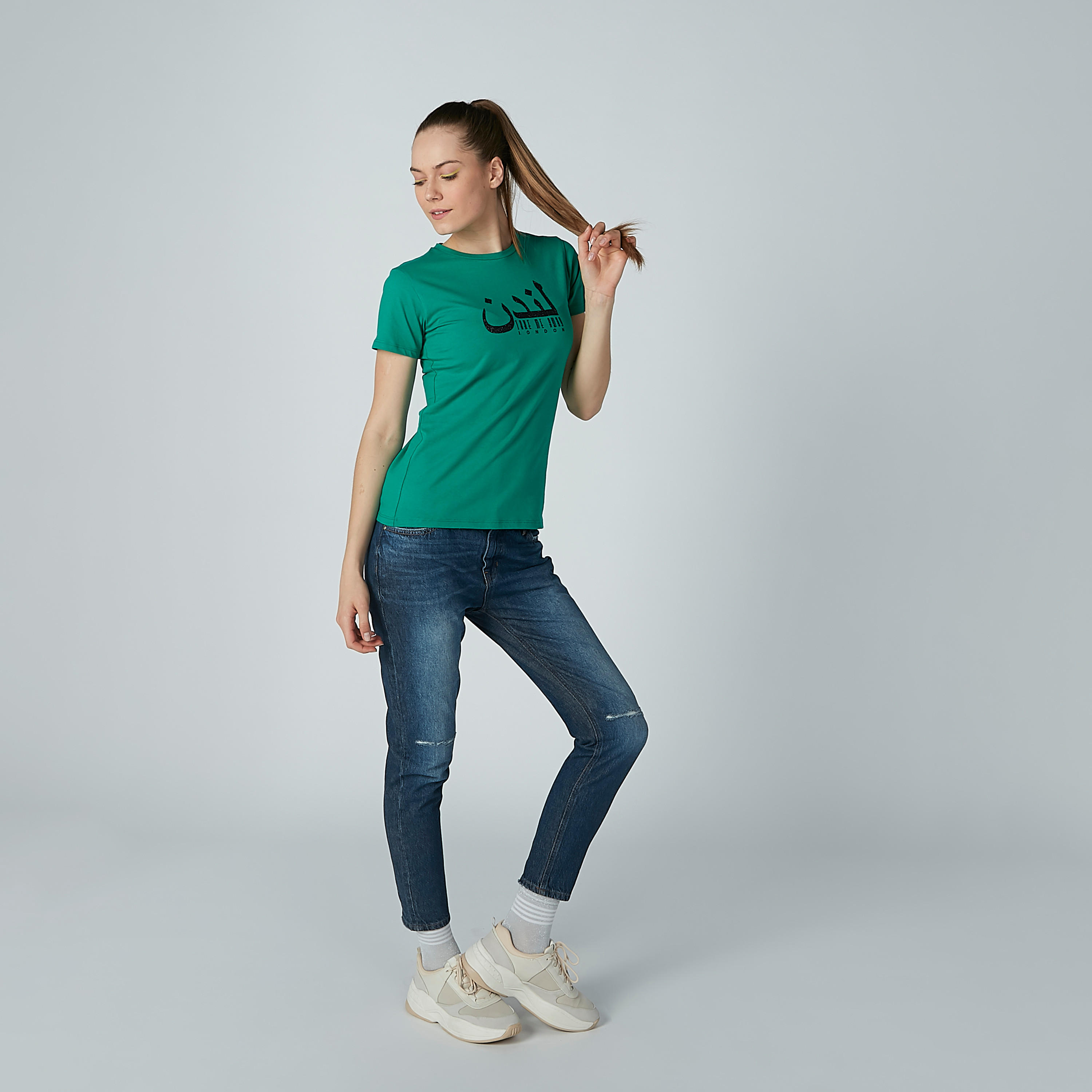 تيشيرت بأكمام قصيرة وطبعات من آيكونيك-women-clothing-tshirts-image-2