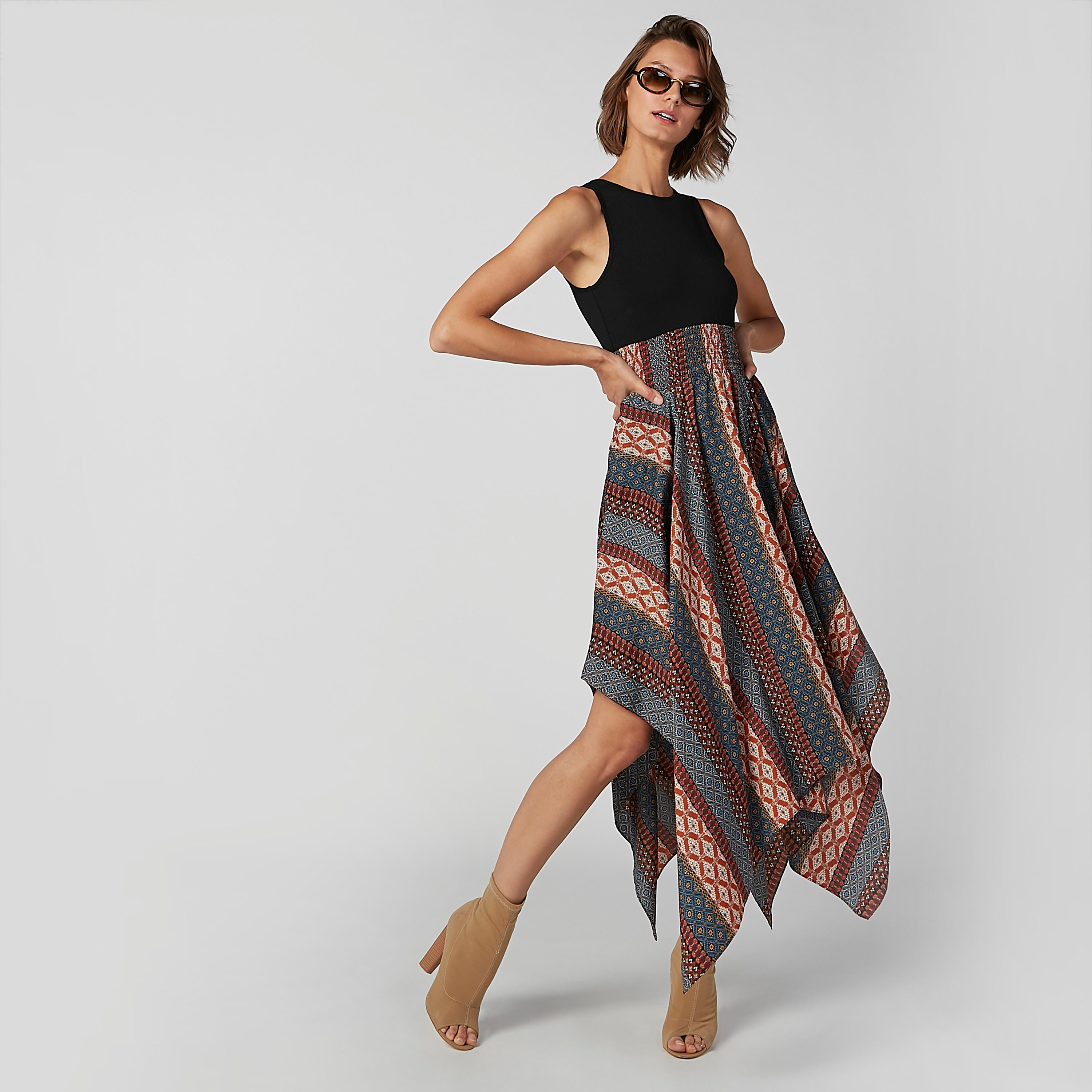 فستان دون أكمام بحوّاف غير مستوية وطبعات-women-clothing-dresses-image-1