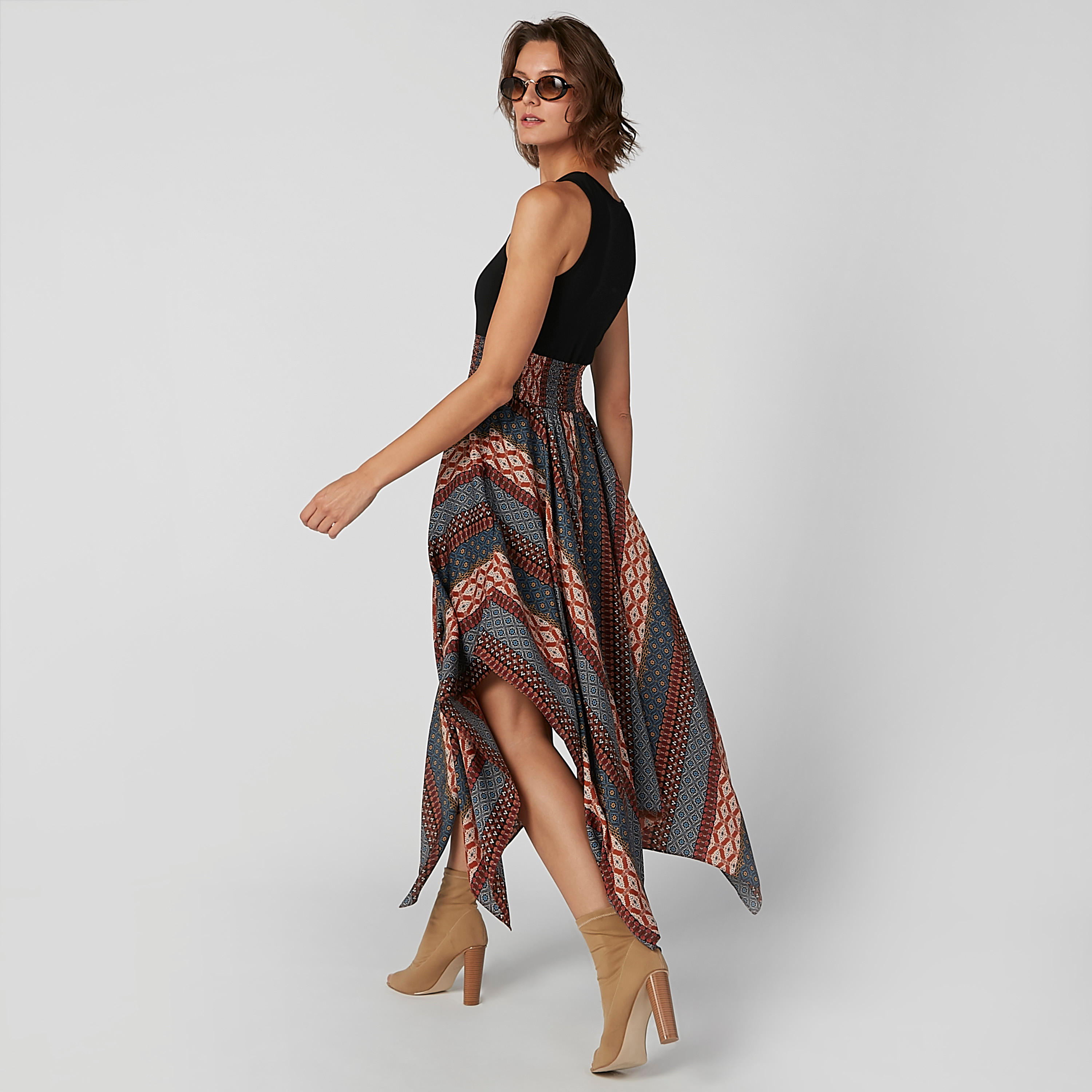 فستان دون أكمام بحوّاف غير مستوية وطبعات-women-clothing-dresses-image-4