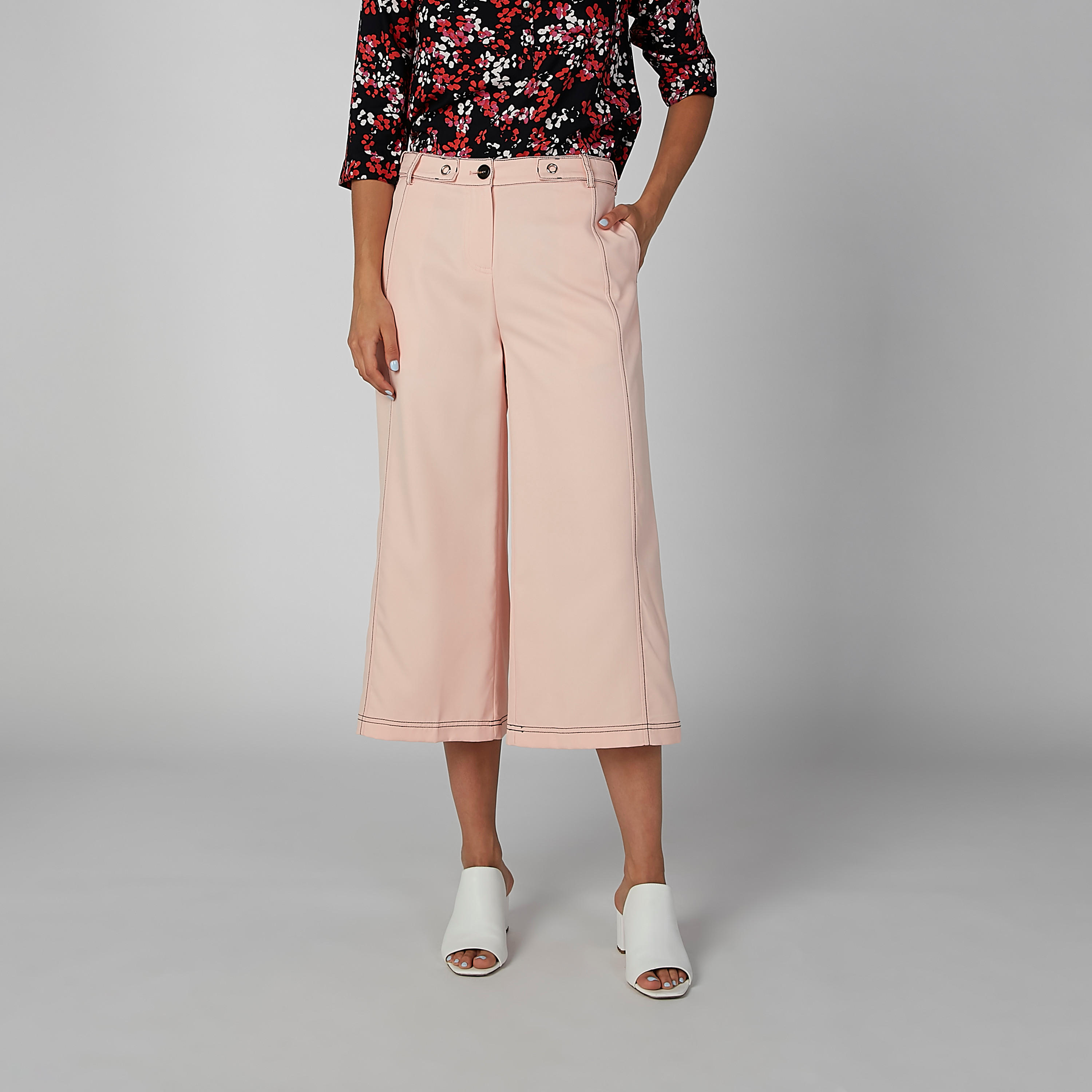 بنطال واسع الساقين سادة بخصر متوسط الارتفاع وجيوب وحلقات للحزام-women-clothing-bottoms-trousers-image-1